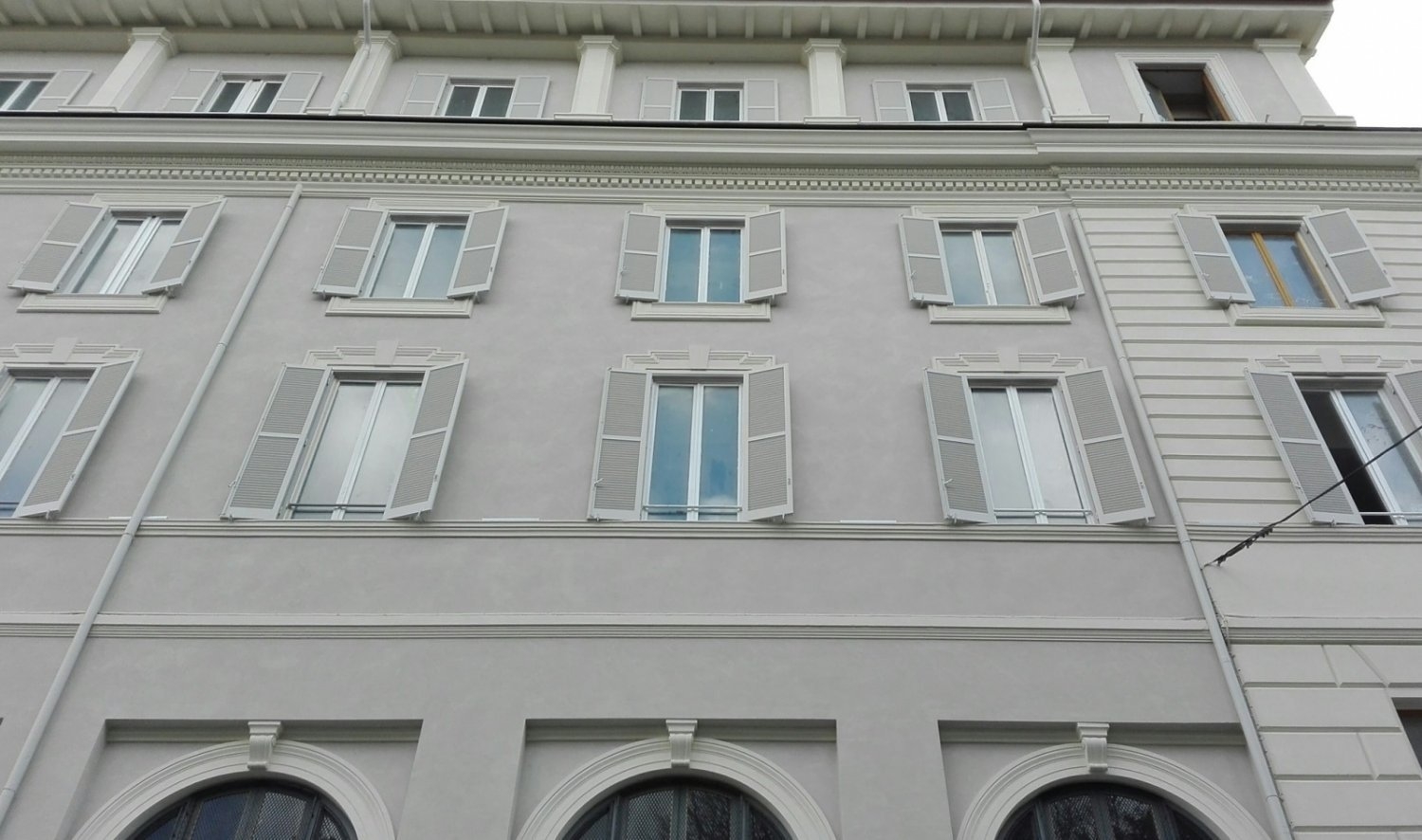 The Building, photo 1 of 100