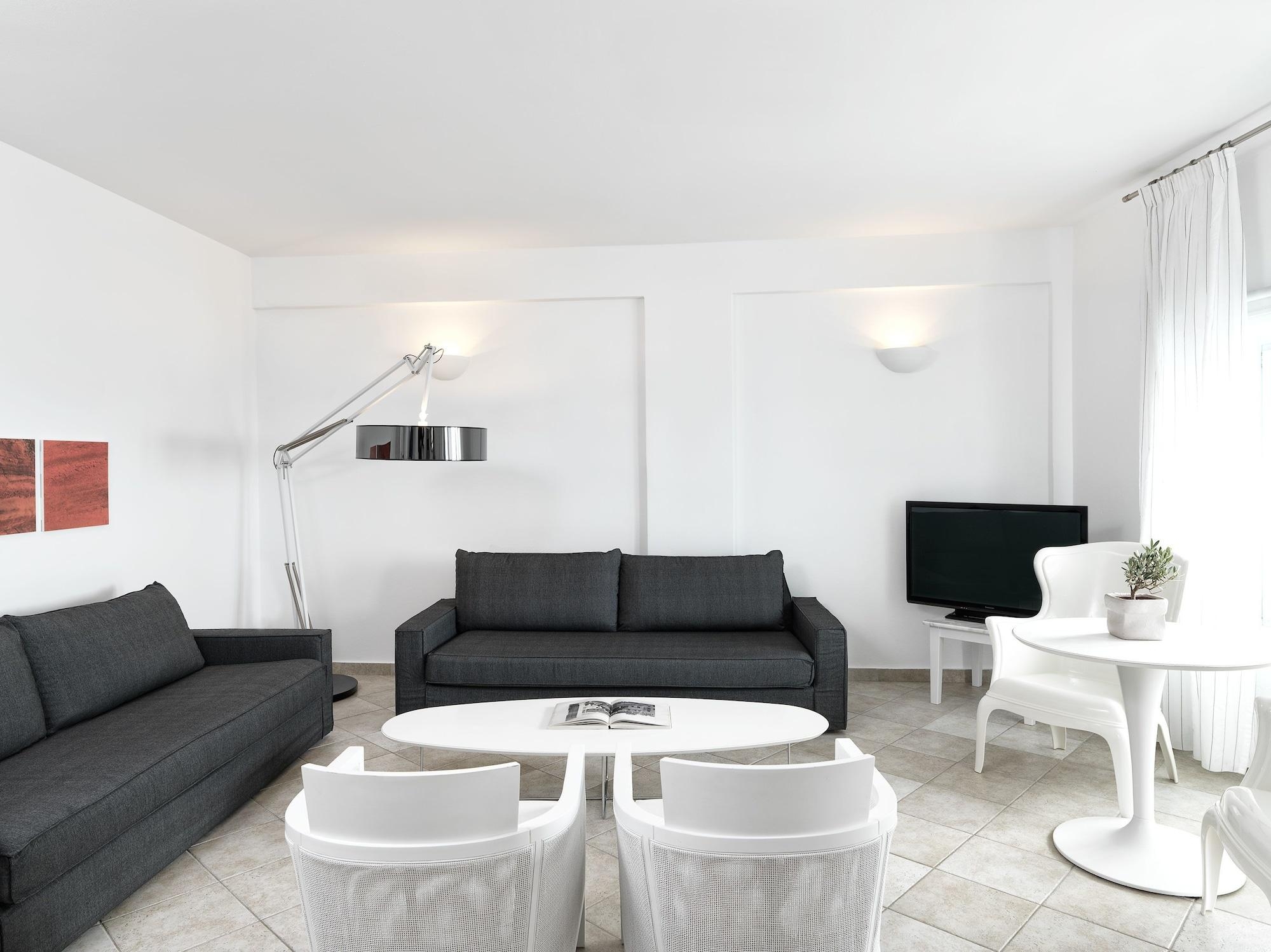 Lilium Hotel, photo 12 of 95