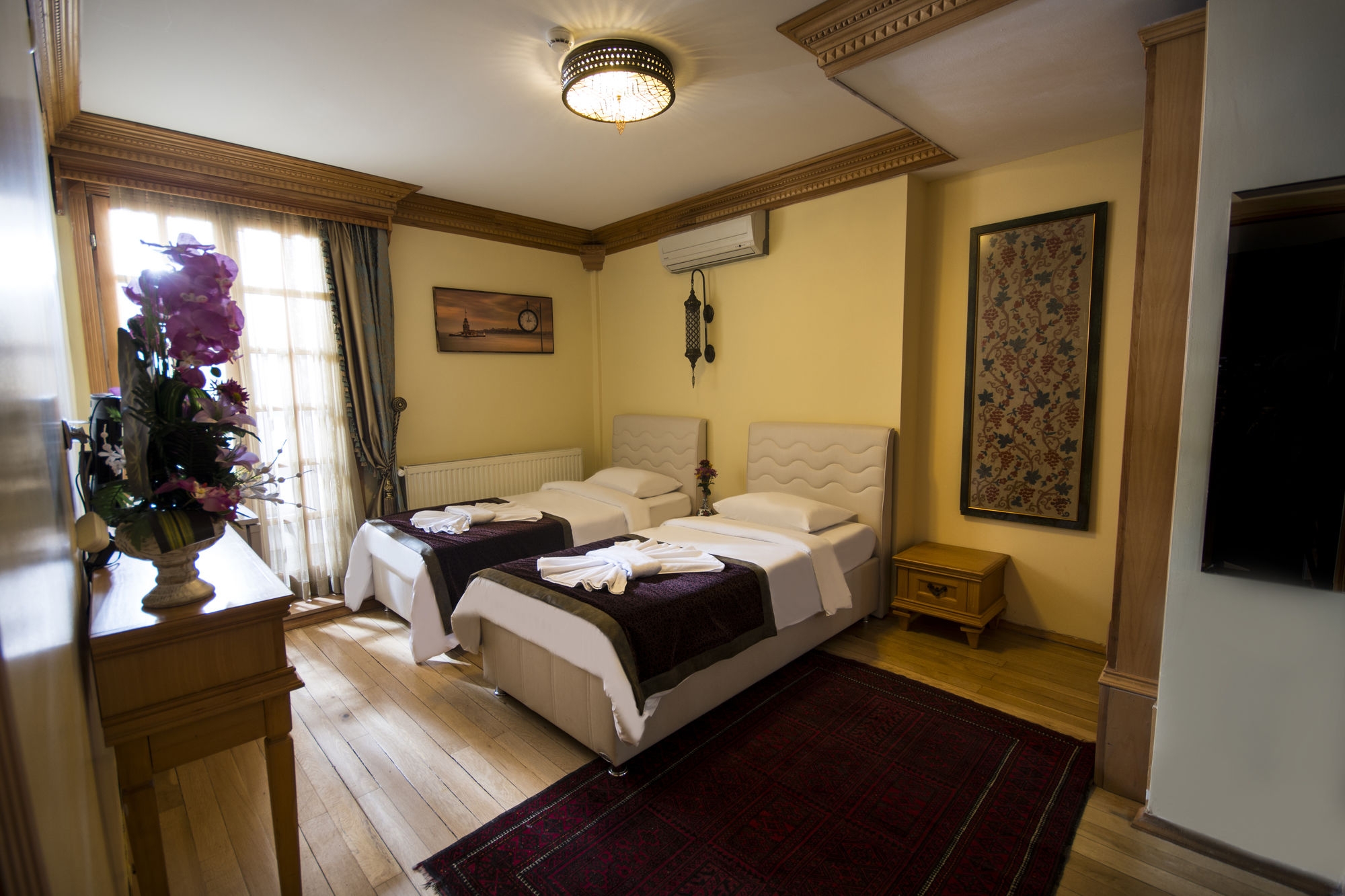 Отель sultania стамбул. Sultan suite. Чираган кемпински стамбул. Спа центр в стамбуле. Бутик отель турция.