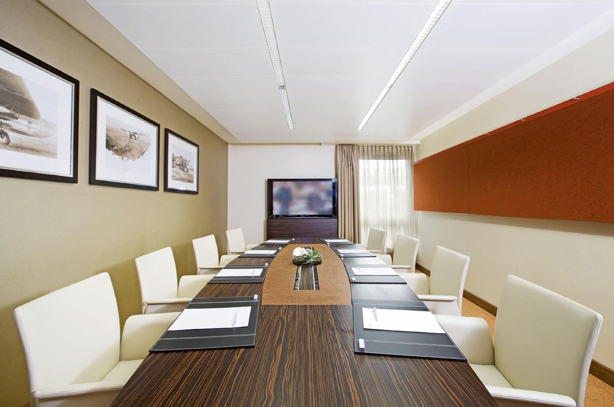 Movenpick Hotel Zurich Airport, photo 103 of 107