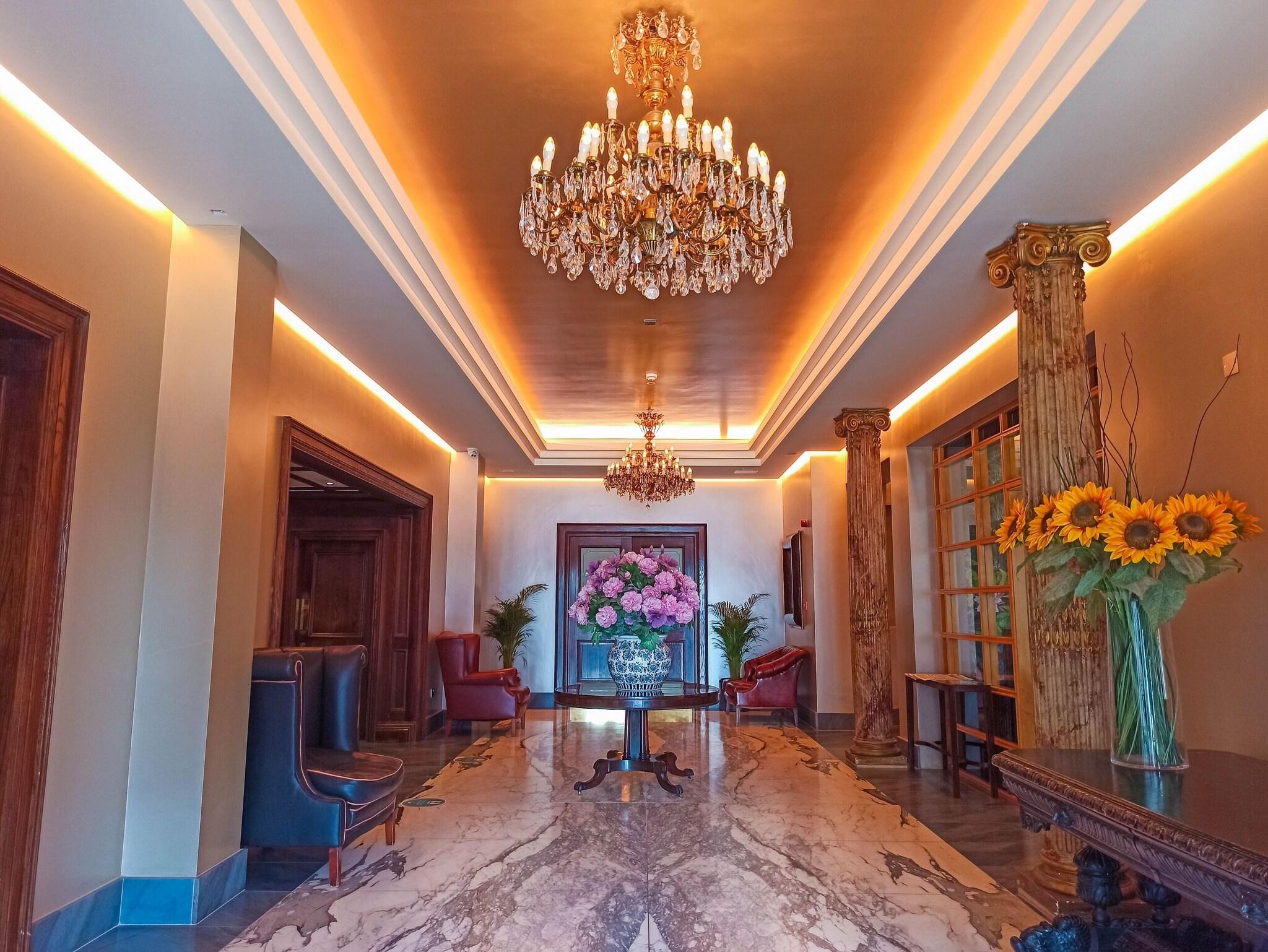 Victoria Hotel, photo 12 of 45