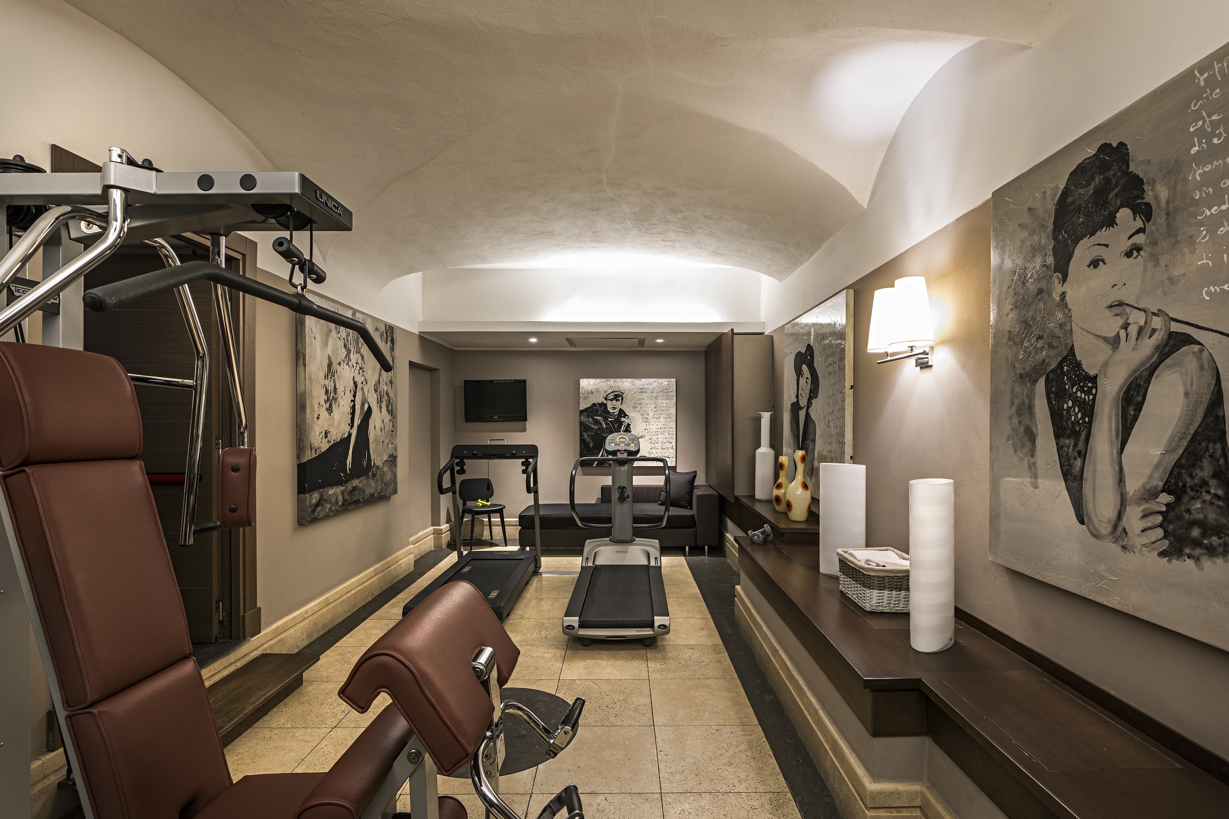The Independent Hotel, photo 11 of 63