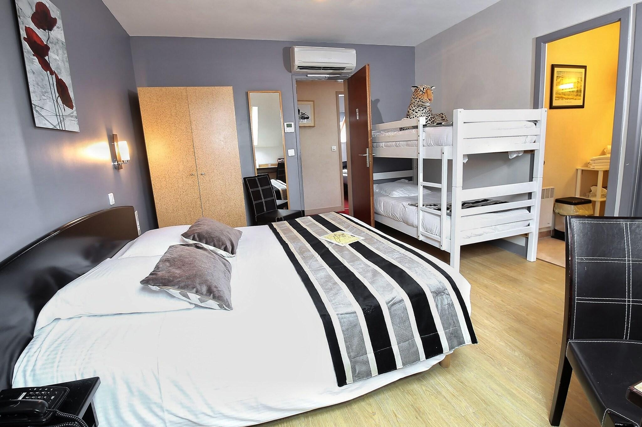 Hotel Le Bayeux, photo 42 of 75