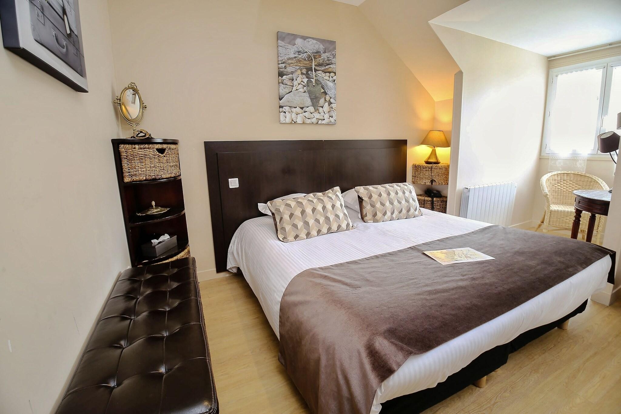Hotel Le Bayeux, photo 40 of 75