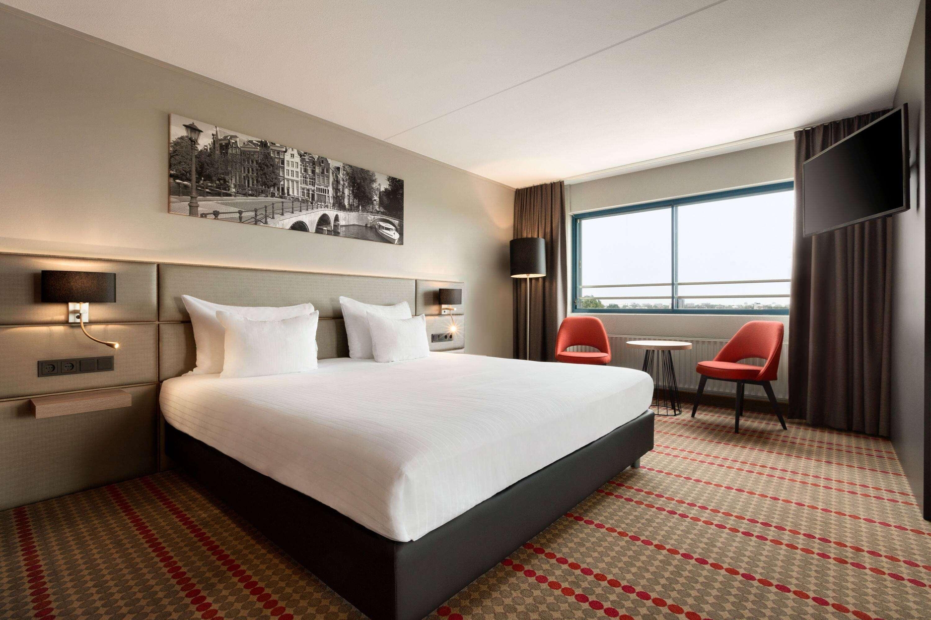 Ramada by Wyndham Amsterdam Airport Schiphol, photo 5 of 30