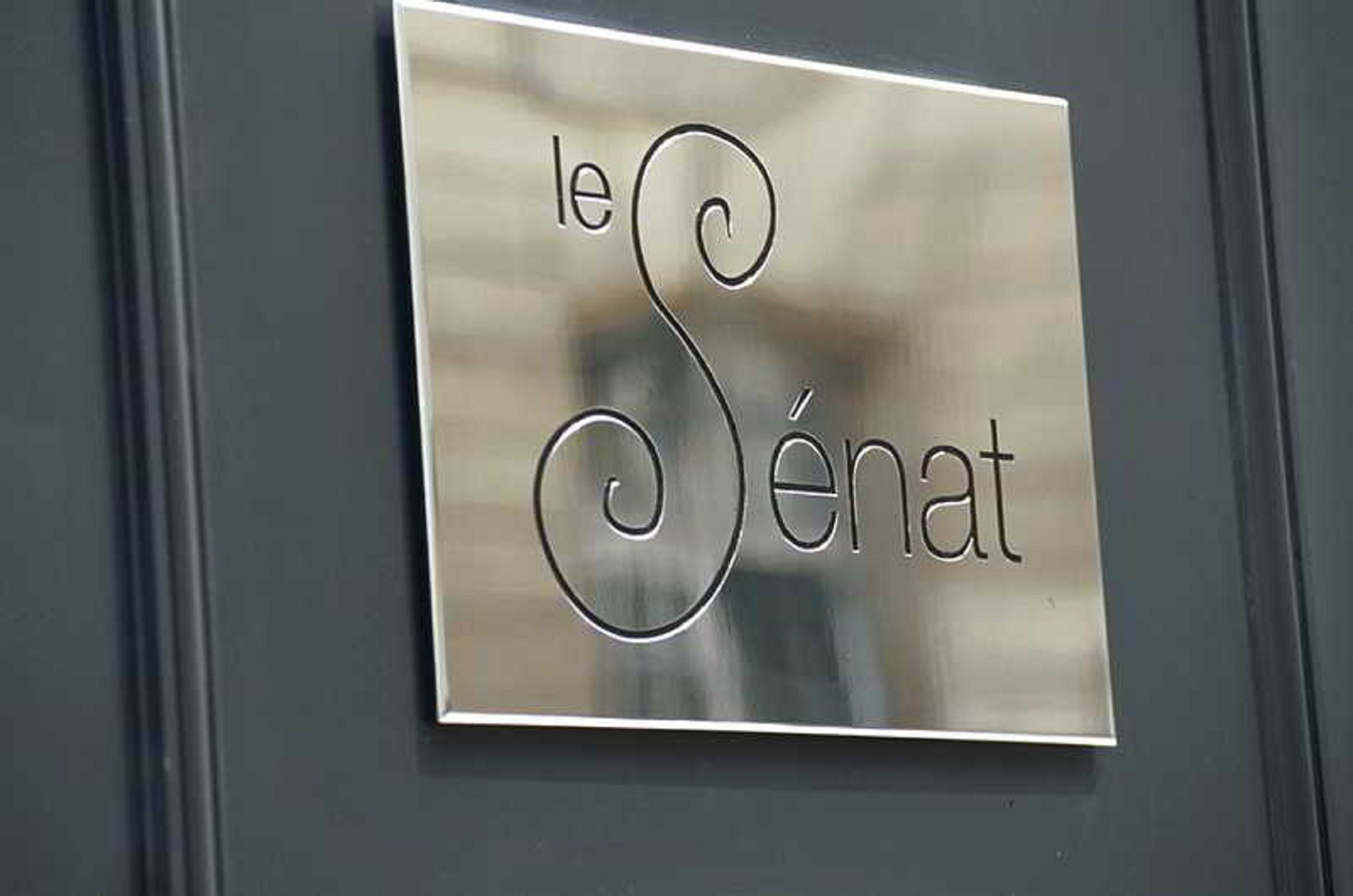 Le Senat hotel exterior