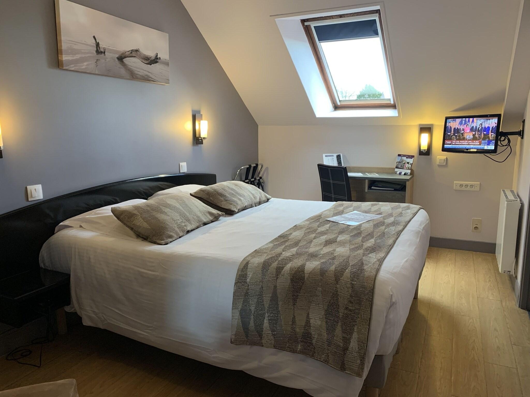 Hotel Le Bayeux, photo 45 of 75