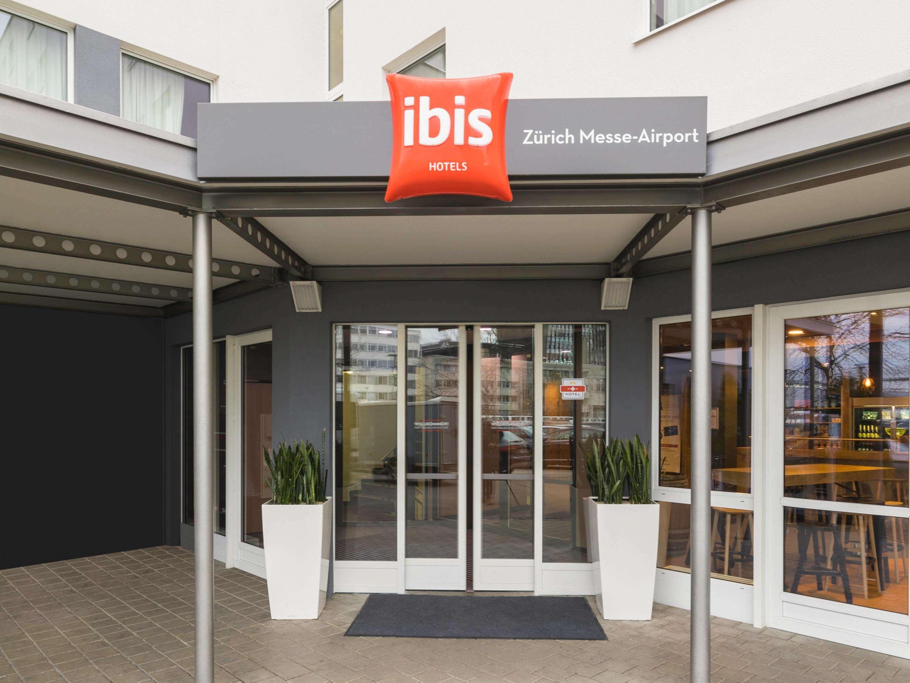 ibis Zurich Messe Airport, photo 5 of 37