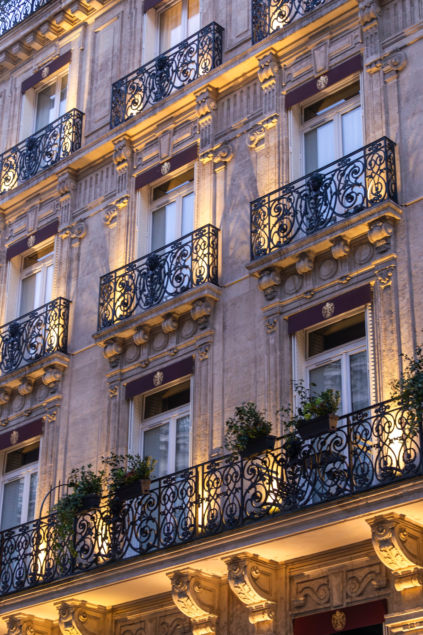 West end Paris, photo 7 of 32