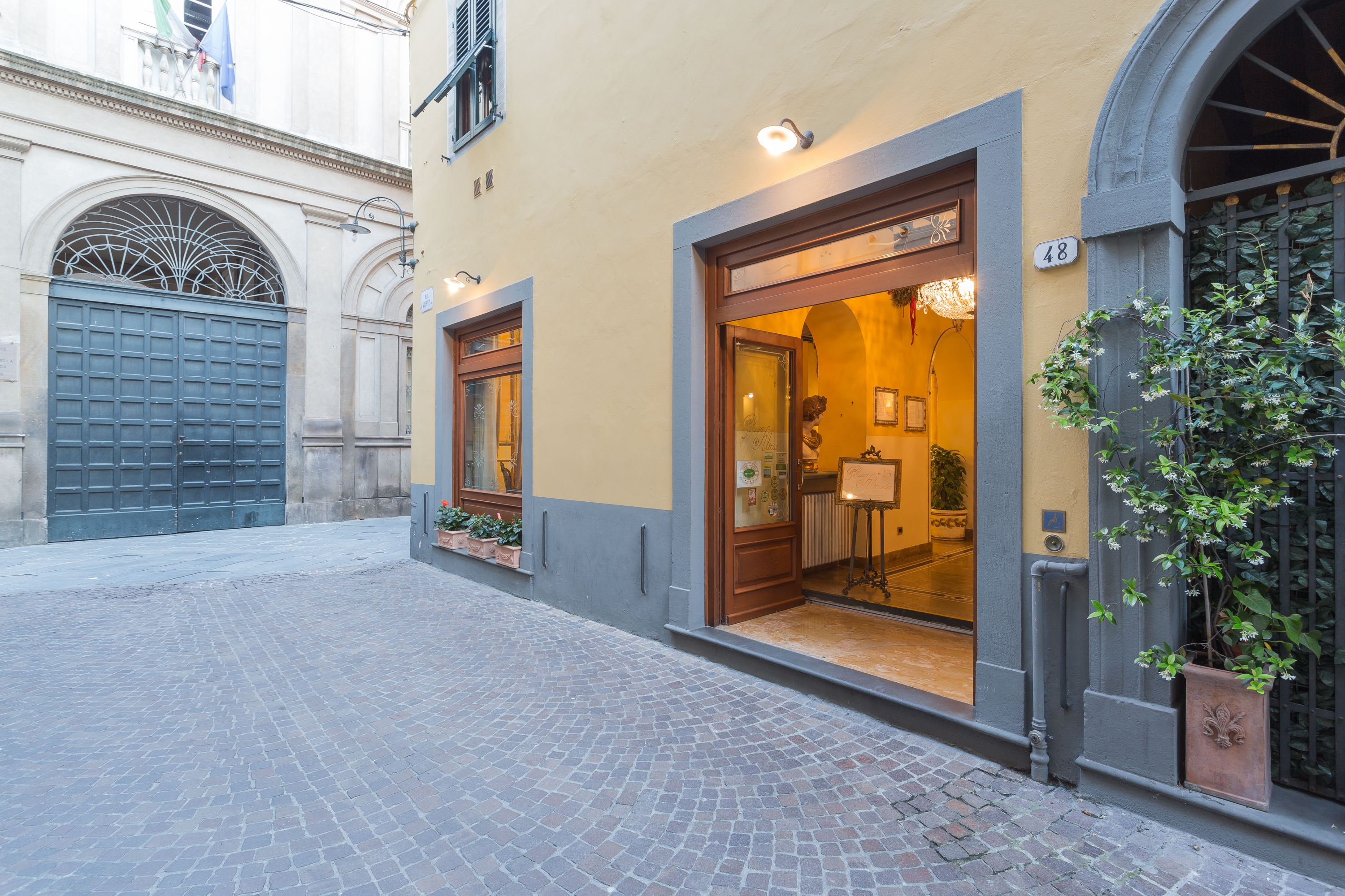 Palazzo Alexander, photo 2 of 22