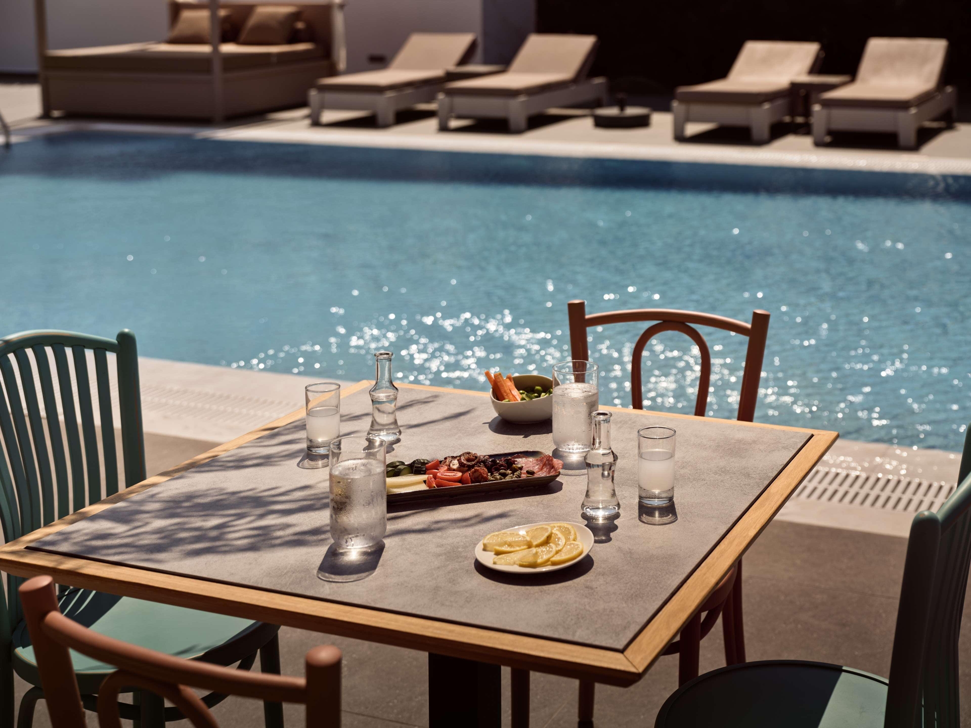 Sea Breeze Santorini Beach Resort, Curio Collectio, photo 156 of 191