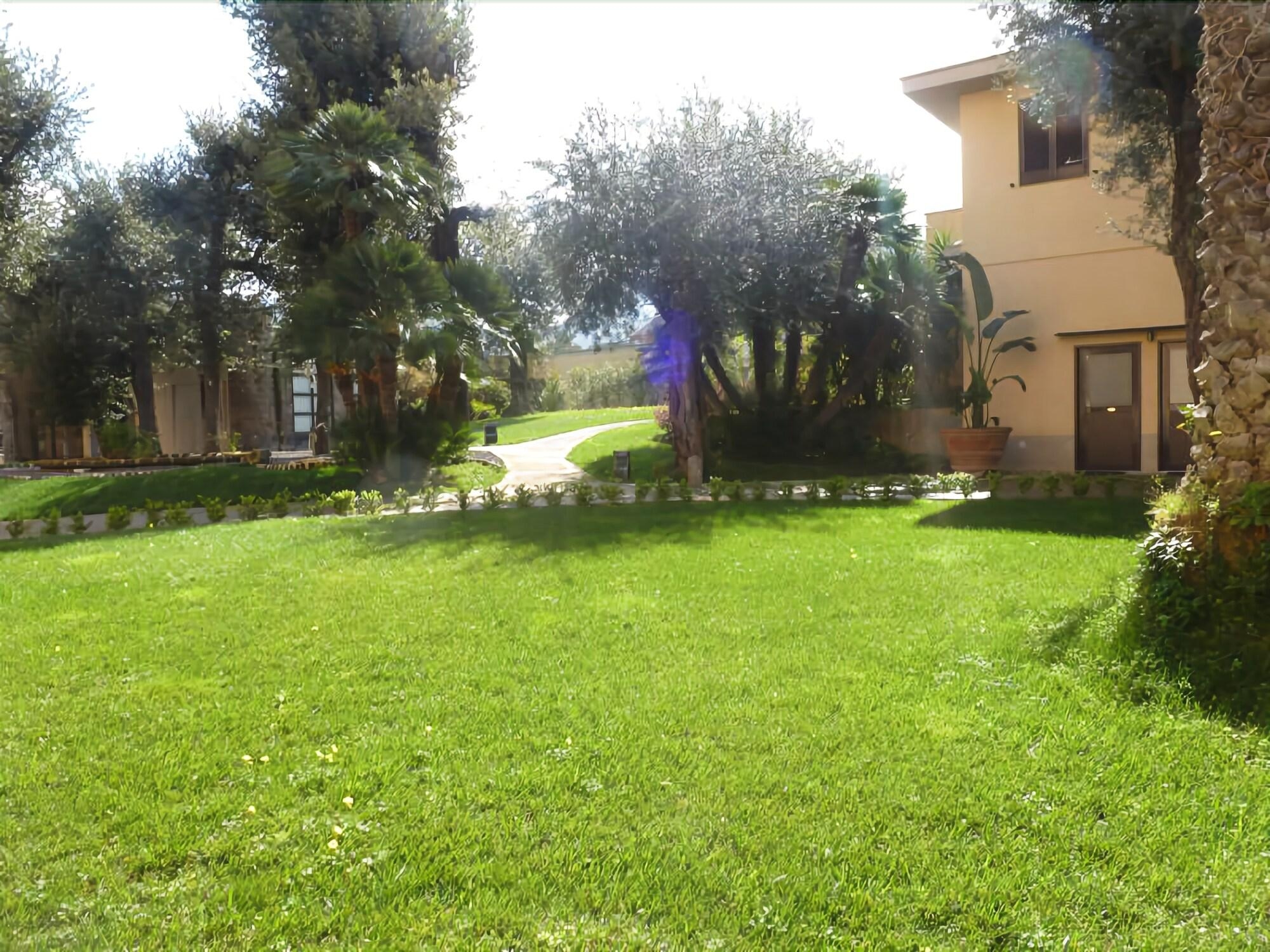 Villa Crawford, photo 2 of 94