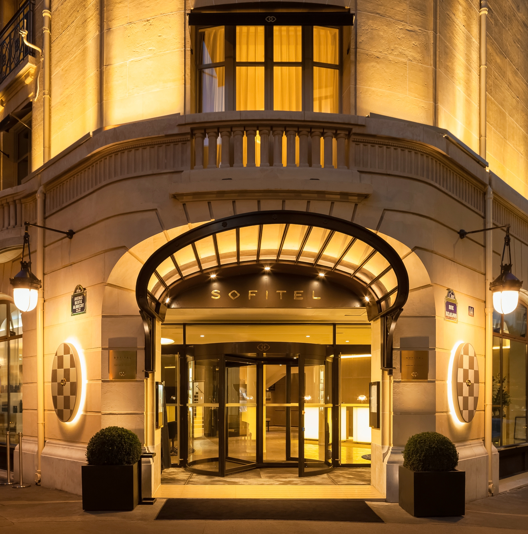 Sofitel Paris Arc de Triomphe, photo 1 of 199