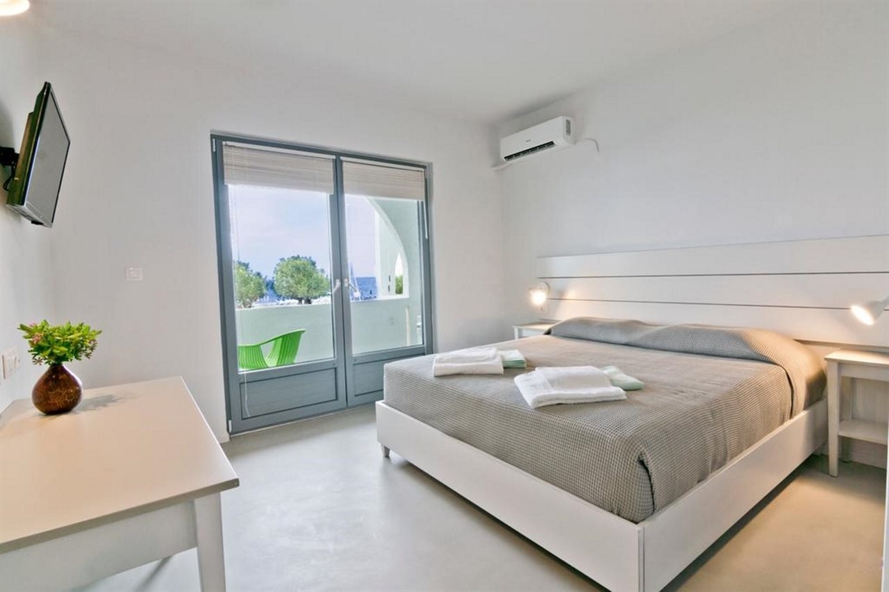 Gregory Peck Beach Break Apartments Travel Gay