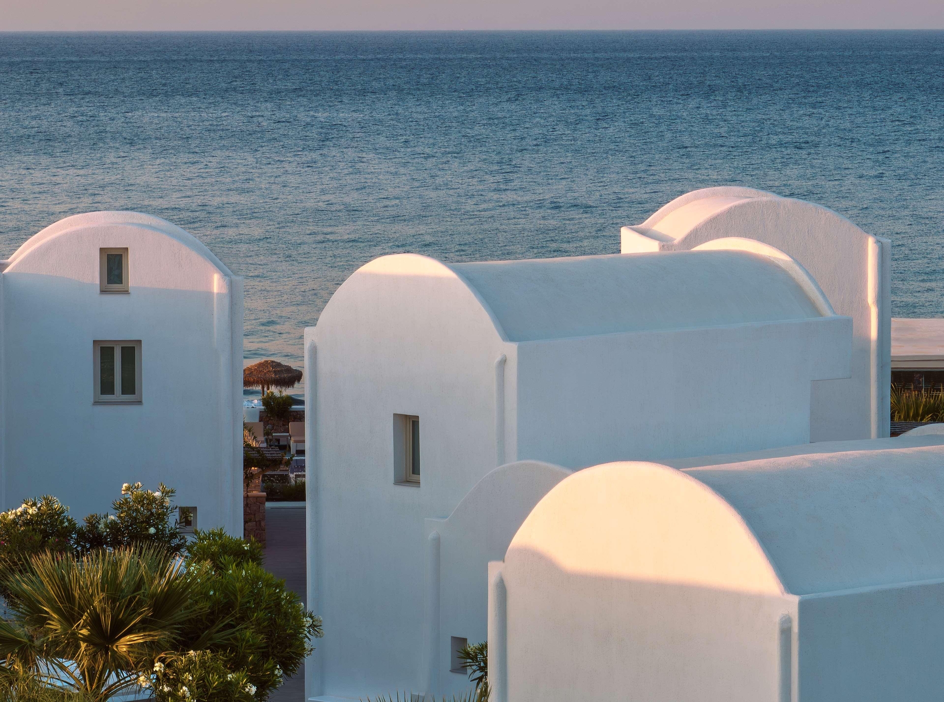 Sea Breeze Santorini Beach Resort, Curio Collectio, photo 33 of 191