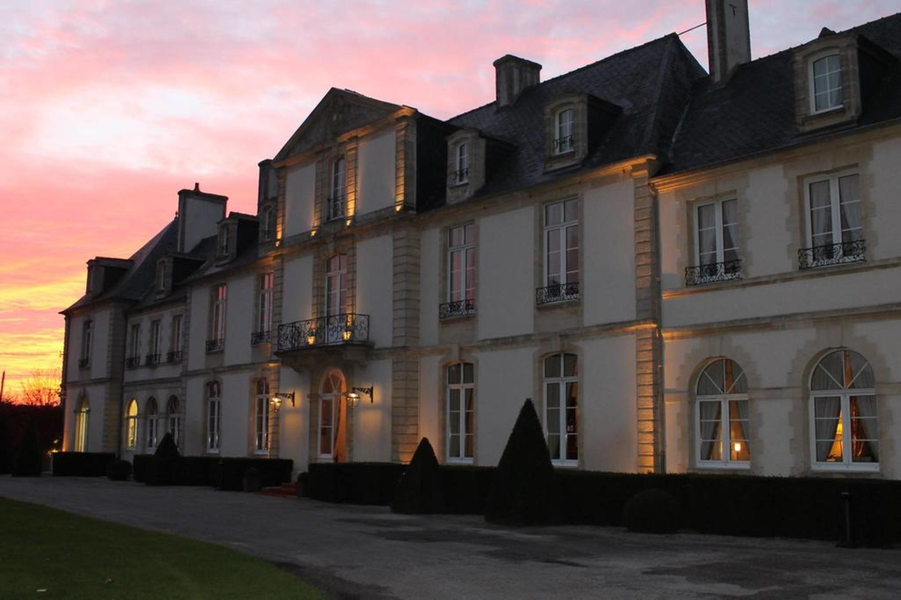 Chateau De Sully
