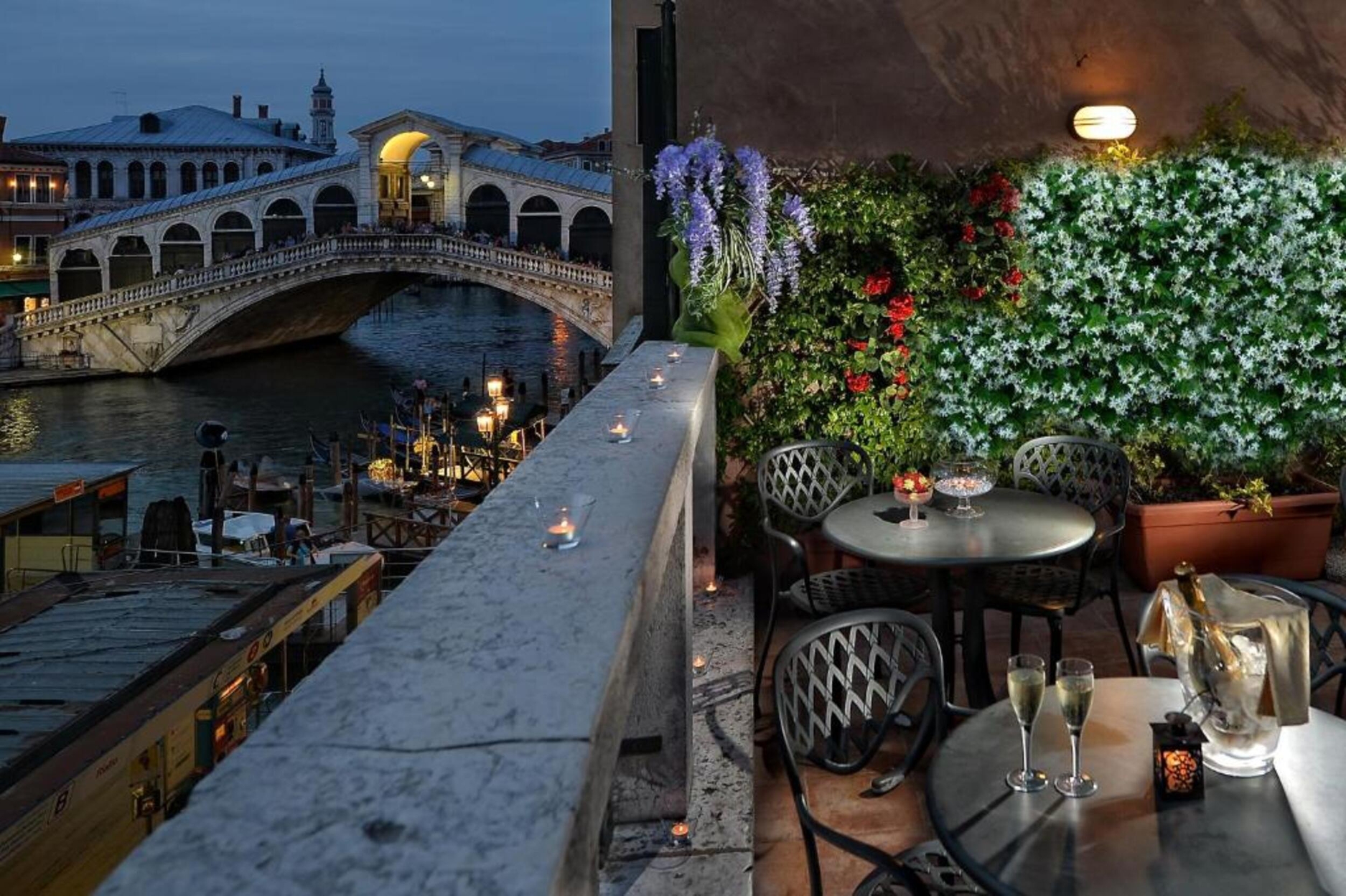 Rialto Hotel, photo 3 of 13