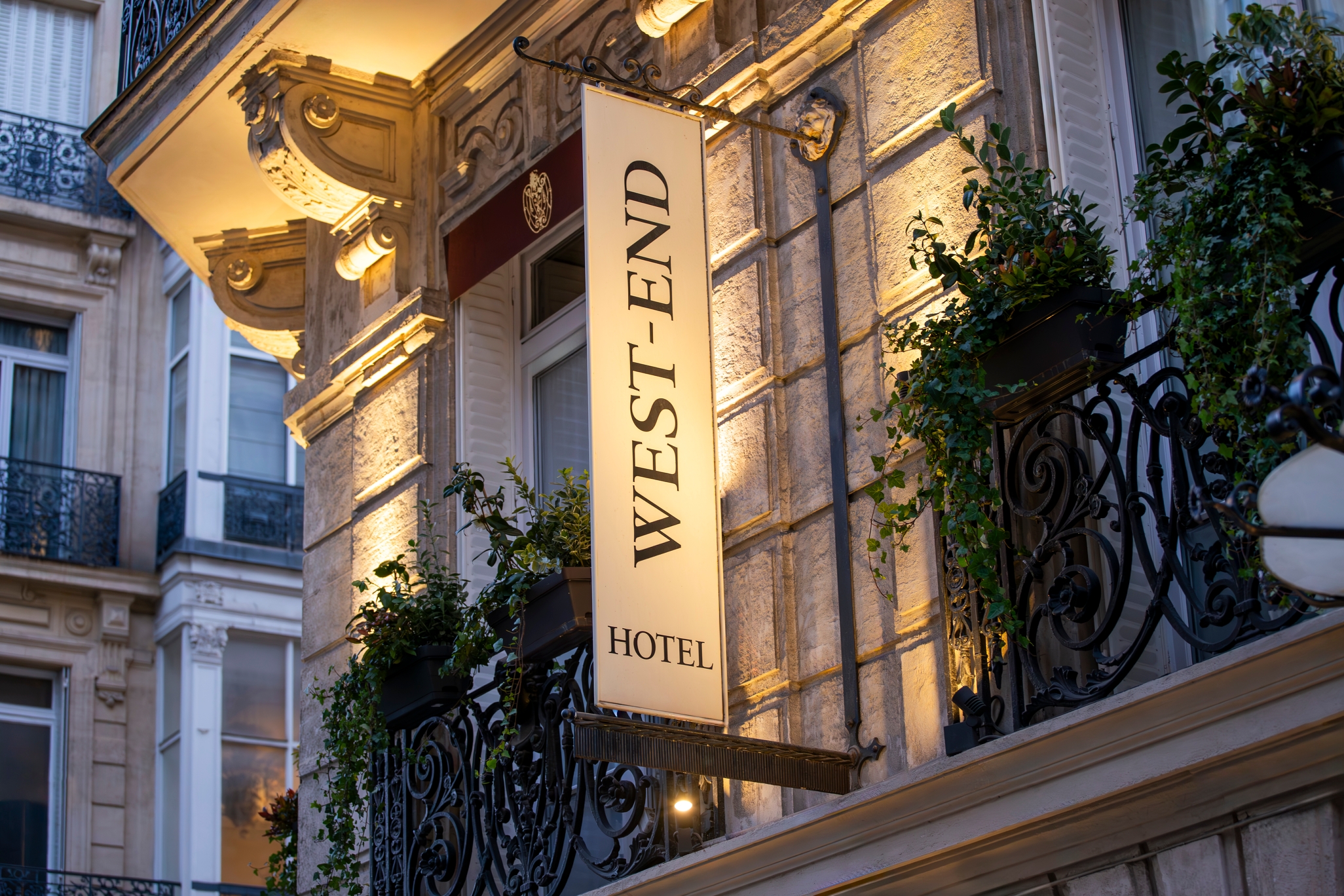 West end Paris, photo 6 of 32
