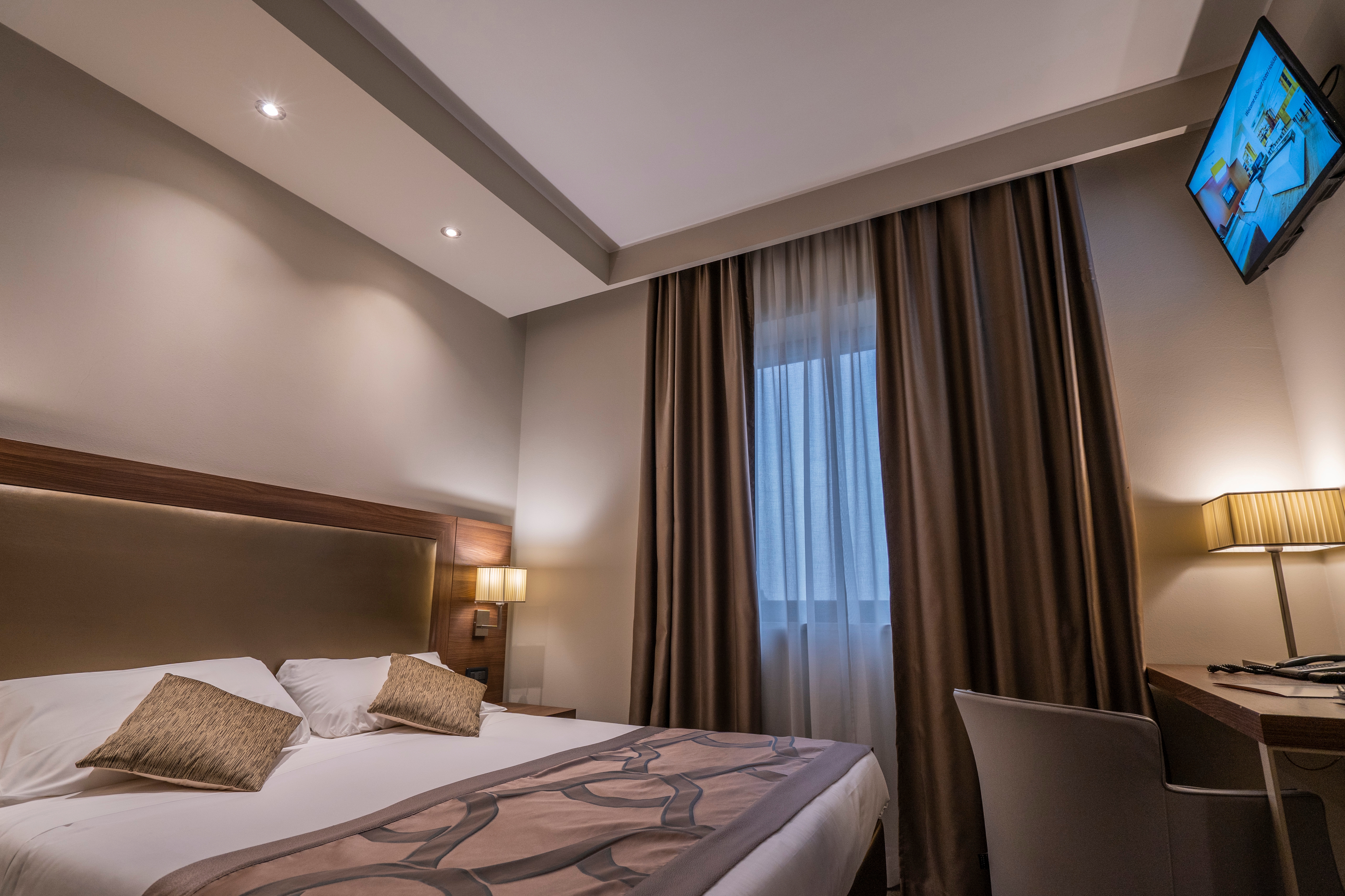 Smart Hotel Holiday, photo 2 of 34