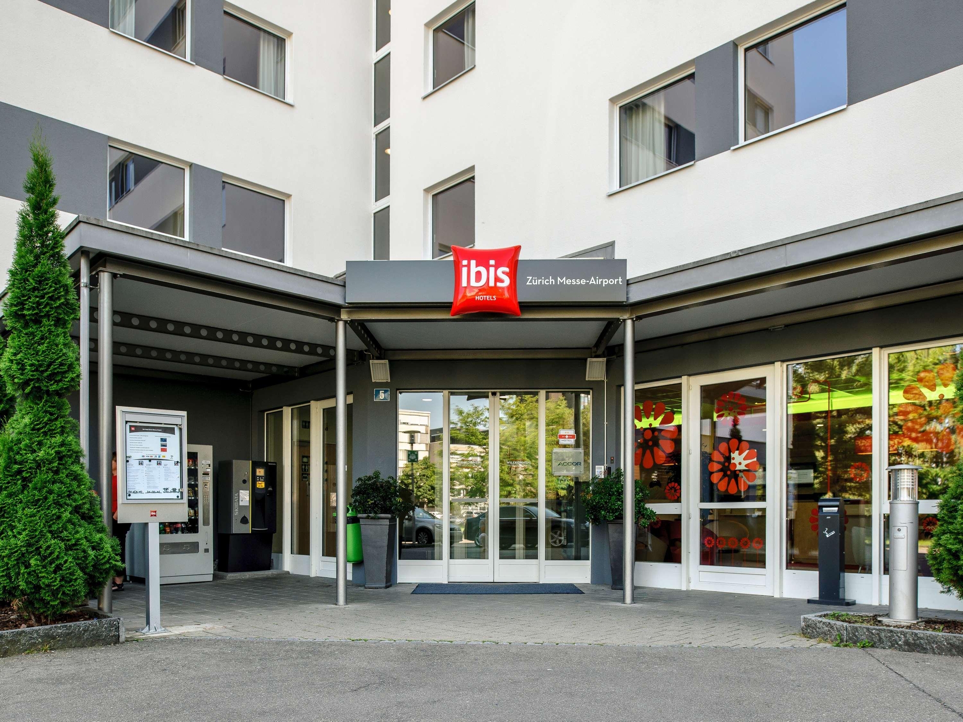 ibis Zurich Messe Airport, photo 6 of 37