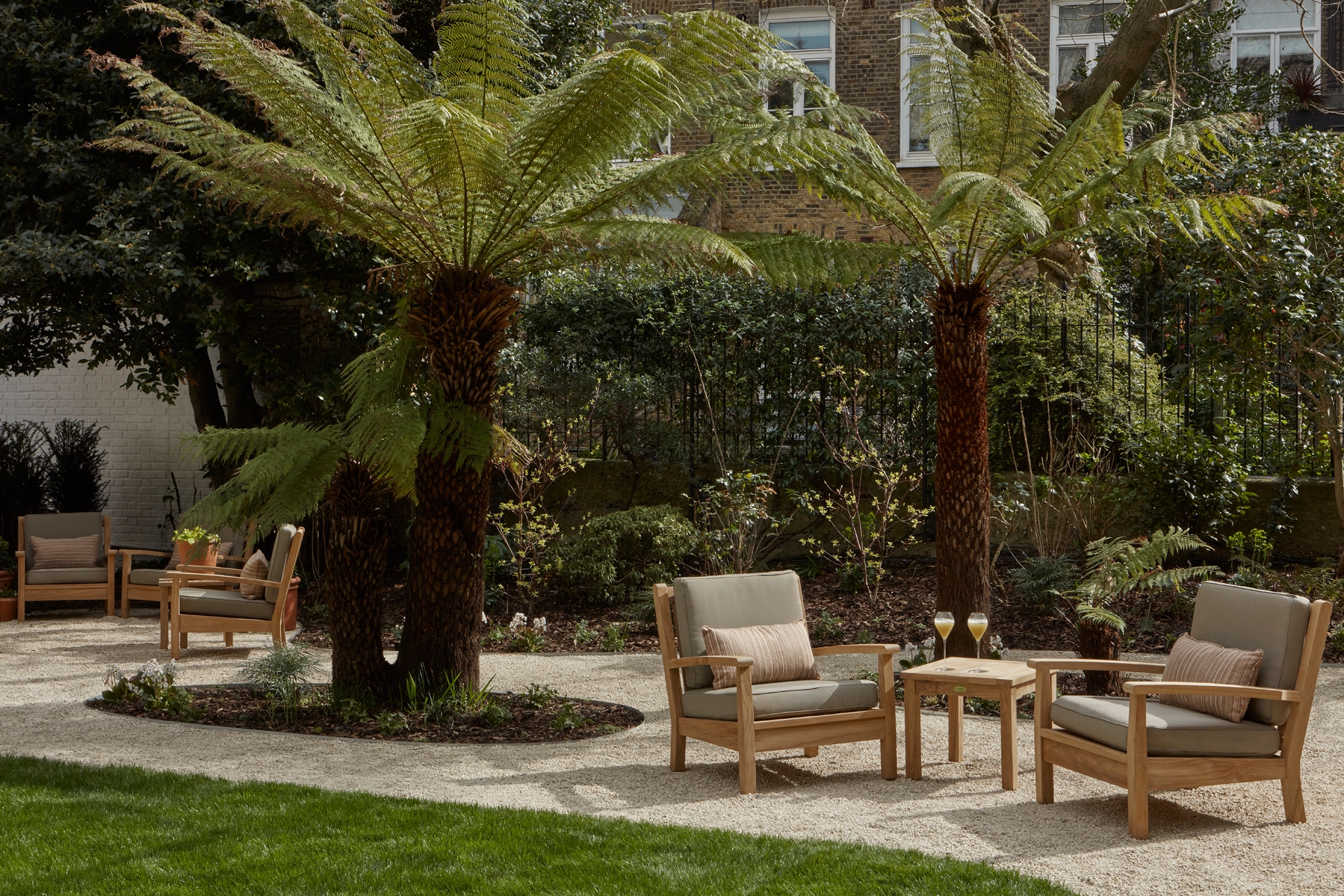 Miiro Templeton Garden hotel exterior