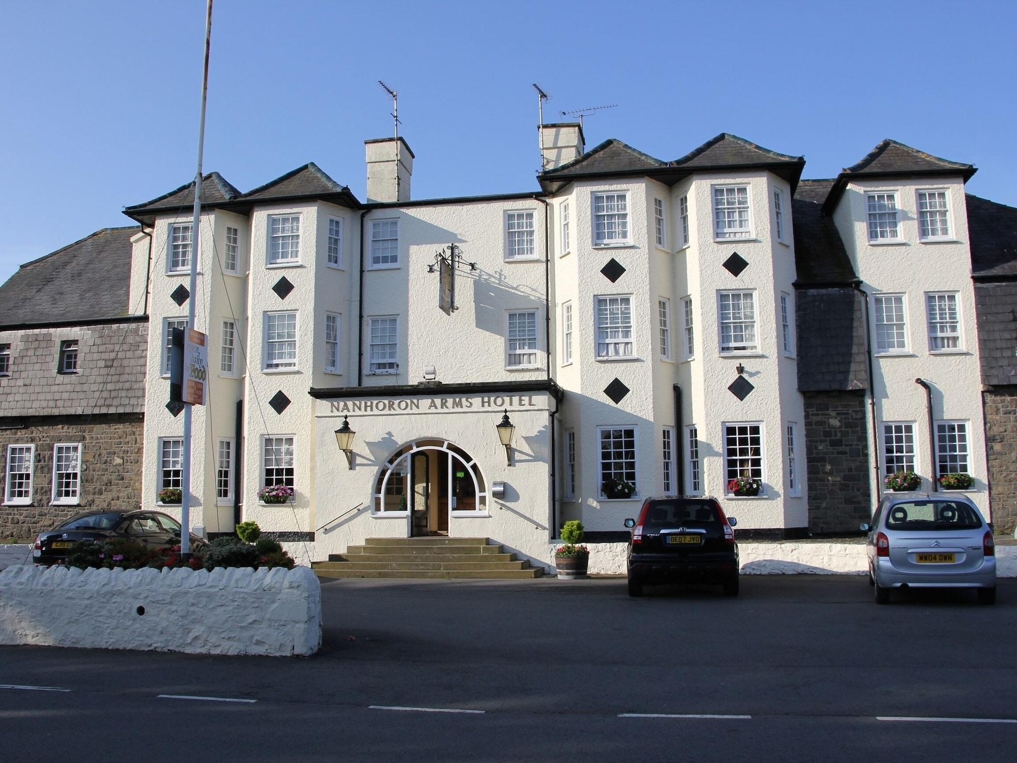 Nanhoron Arms Hotel, photo 10 of 102