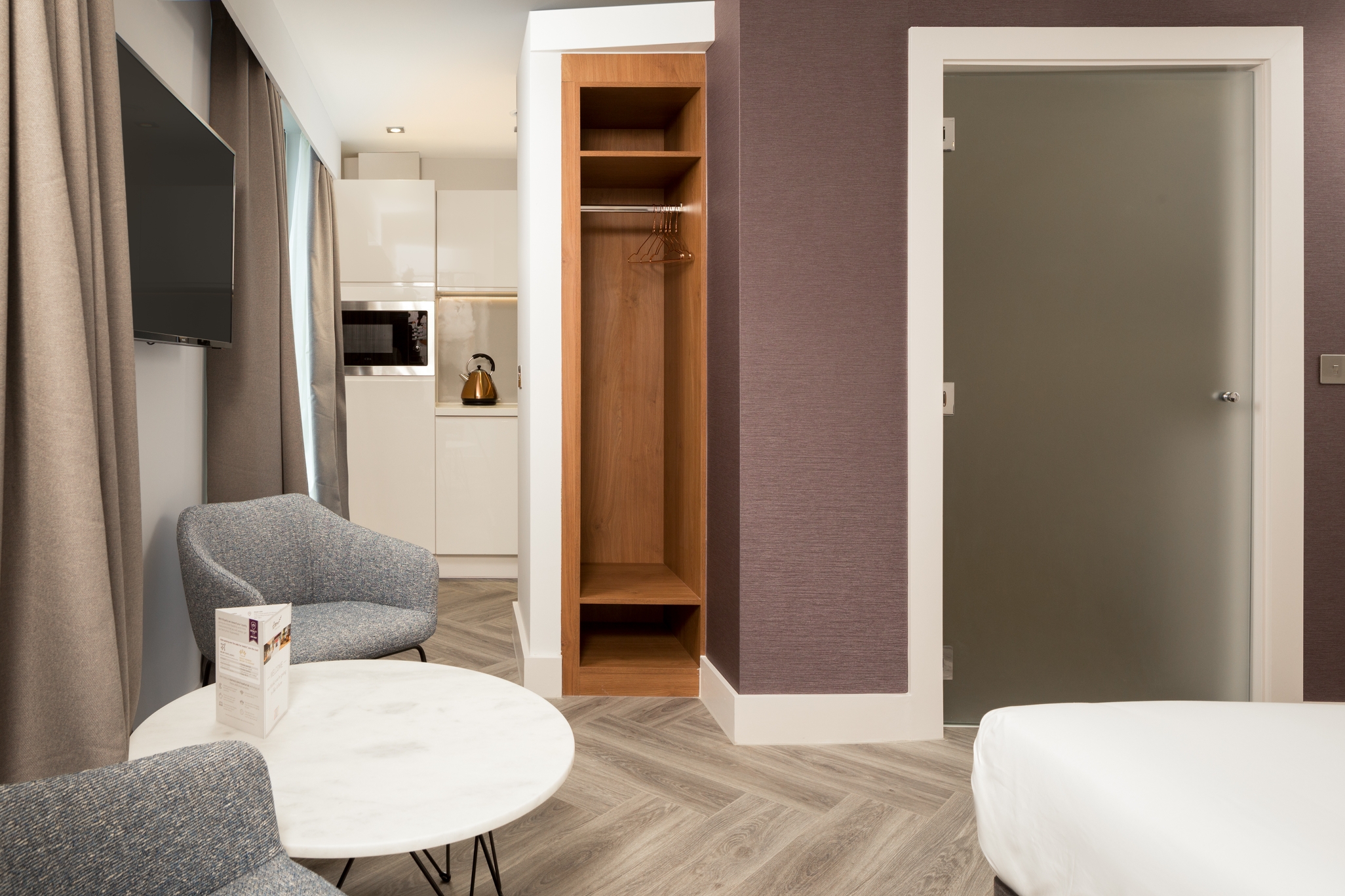 Roomzzz London Stratford, photo 15 of 30