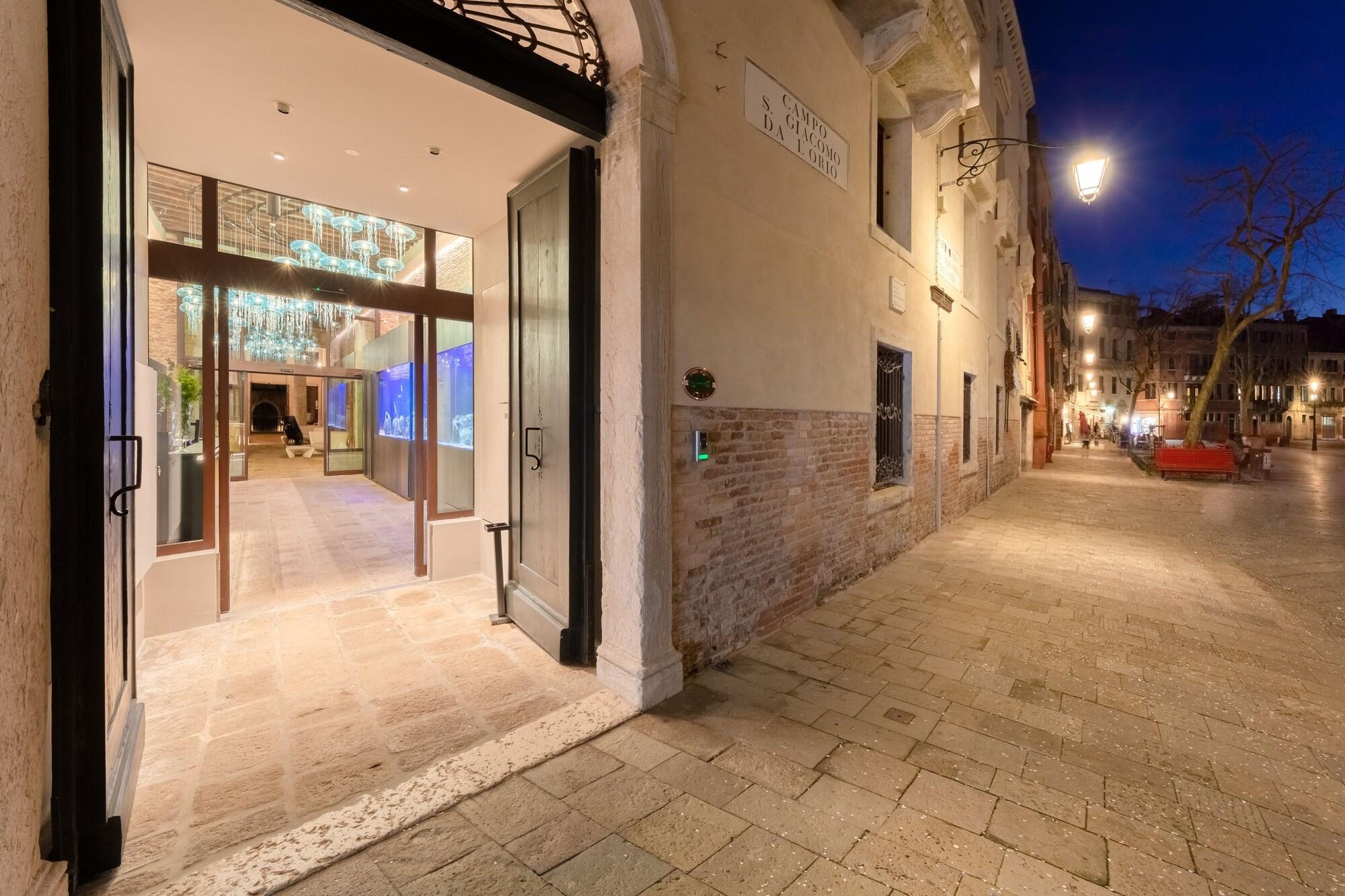 Hotel Aquarius Venice, photo 1 of 53