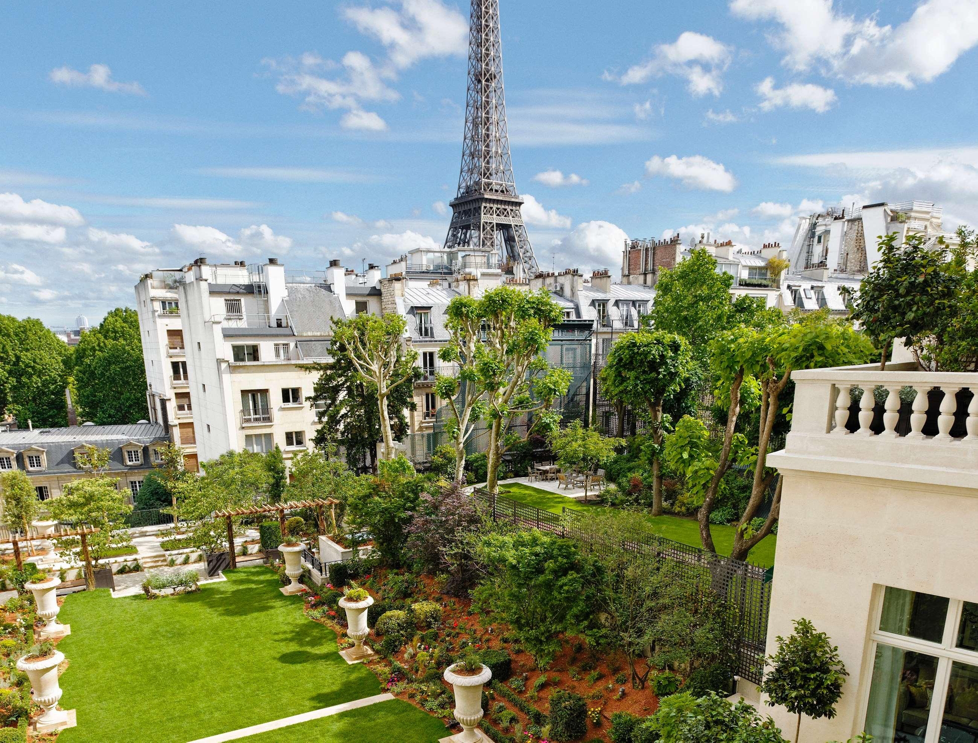Shangri-La Hotel Paris, photo 1 of 192