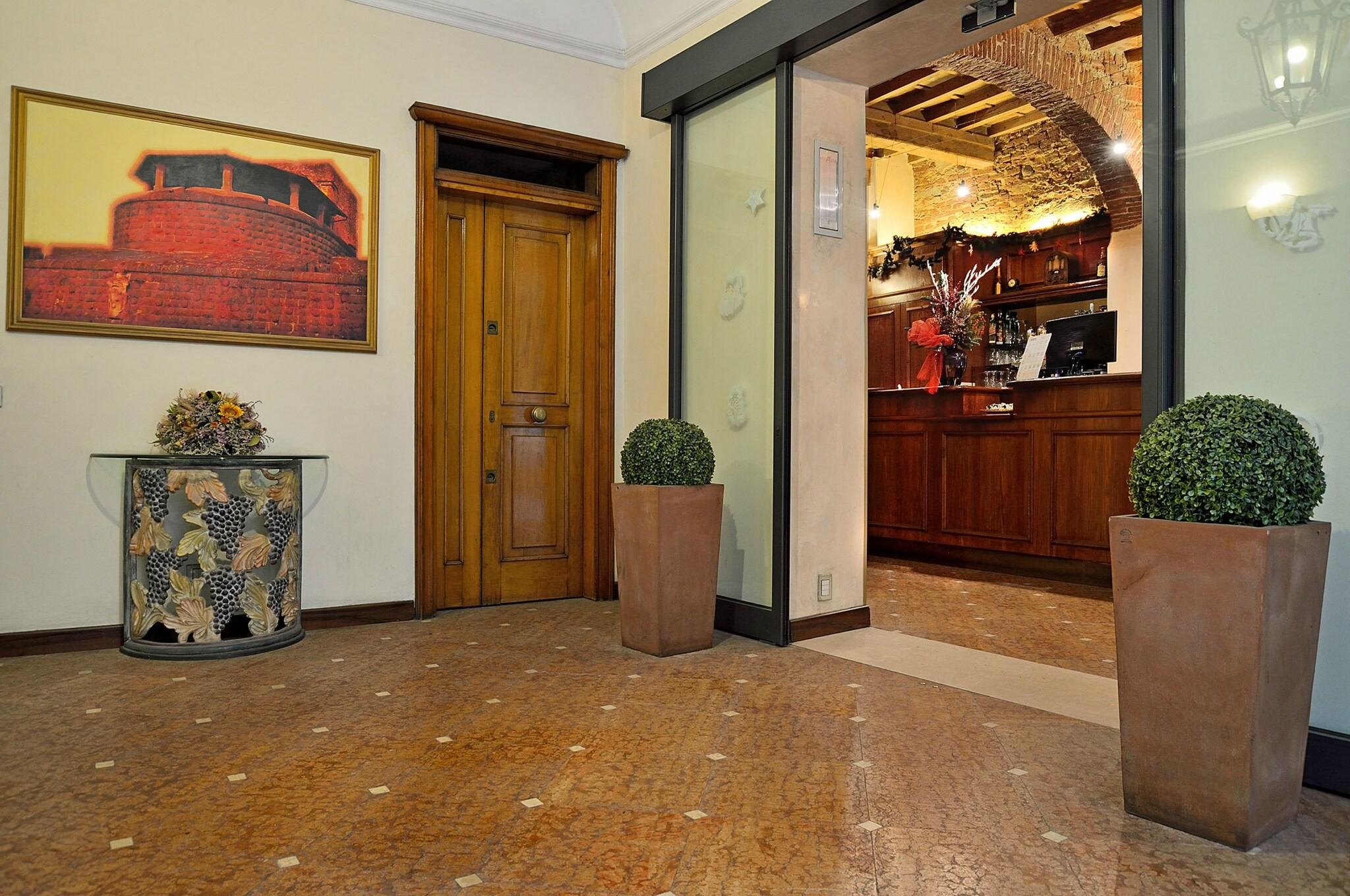 Porta Faenza, photo 20 of 89
