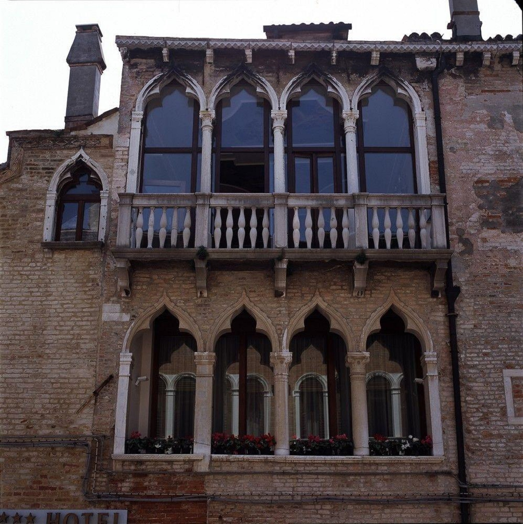 Pausania, photo 1 of 15