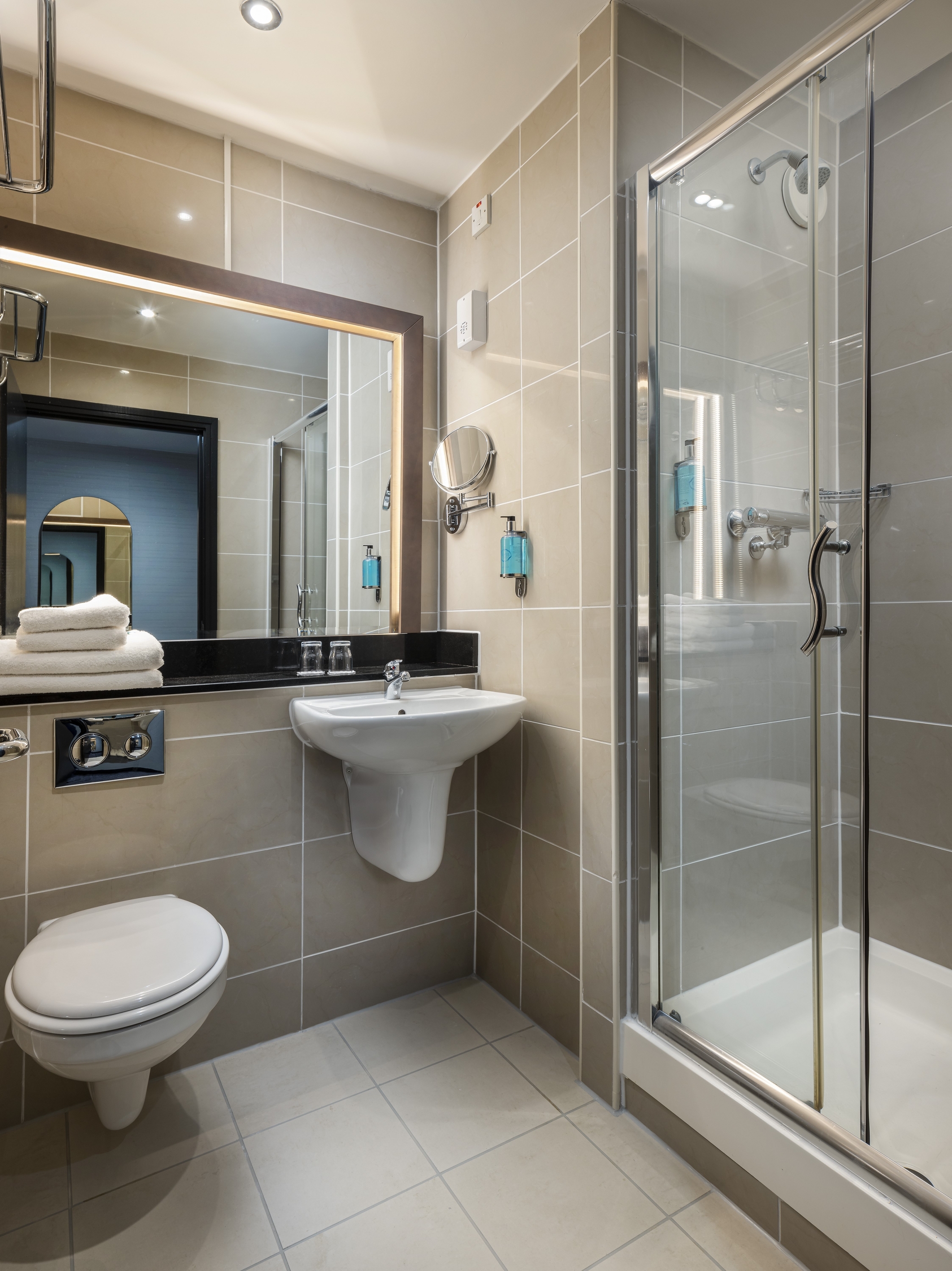 Academy Plaza Hotel, photo 6 of 19