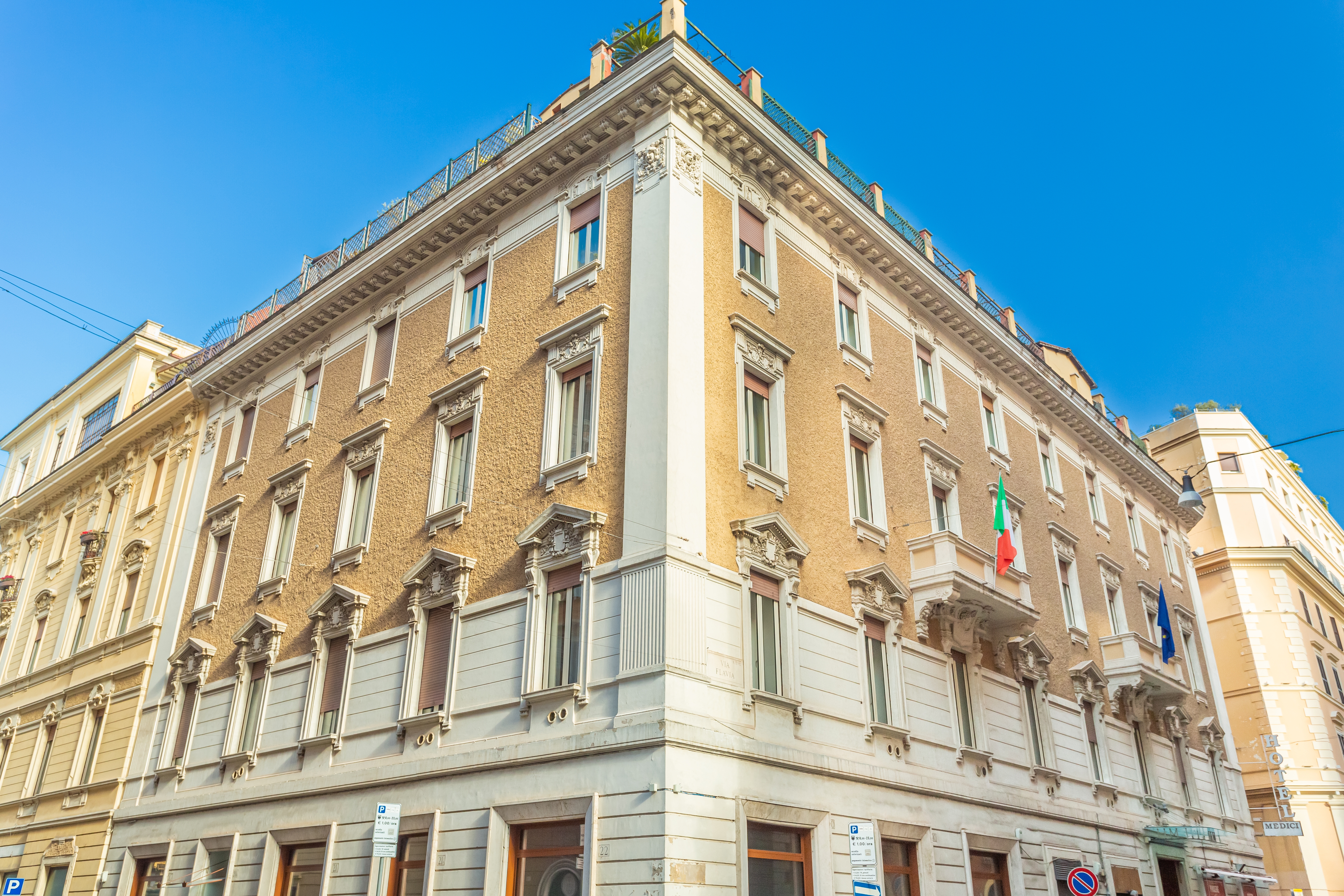 Medici hotel exterior