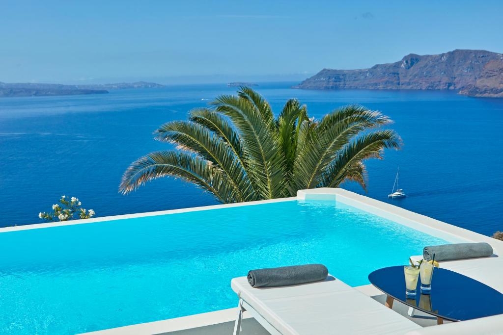 Villaki Oia, photo 1 of 14