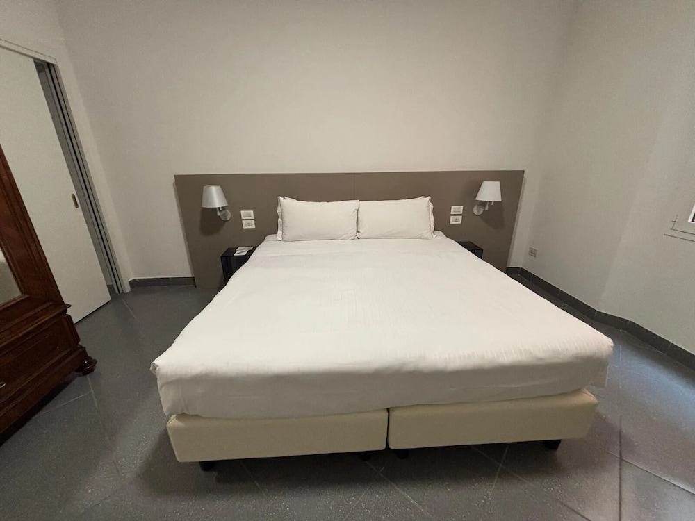 Phi Hotel Bologna Apartments, photo 5 of 68