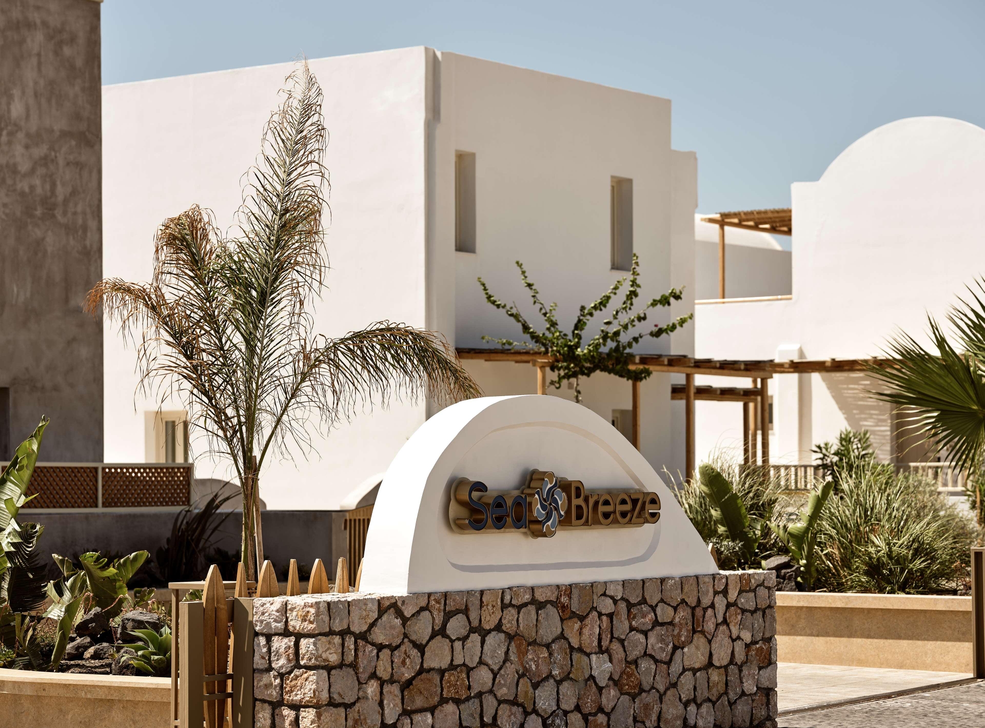Sea Breeze Santorini Beach Resort, Curio Collectio, photo 38 of 191