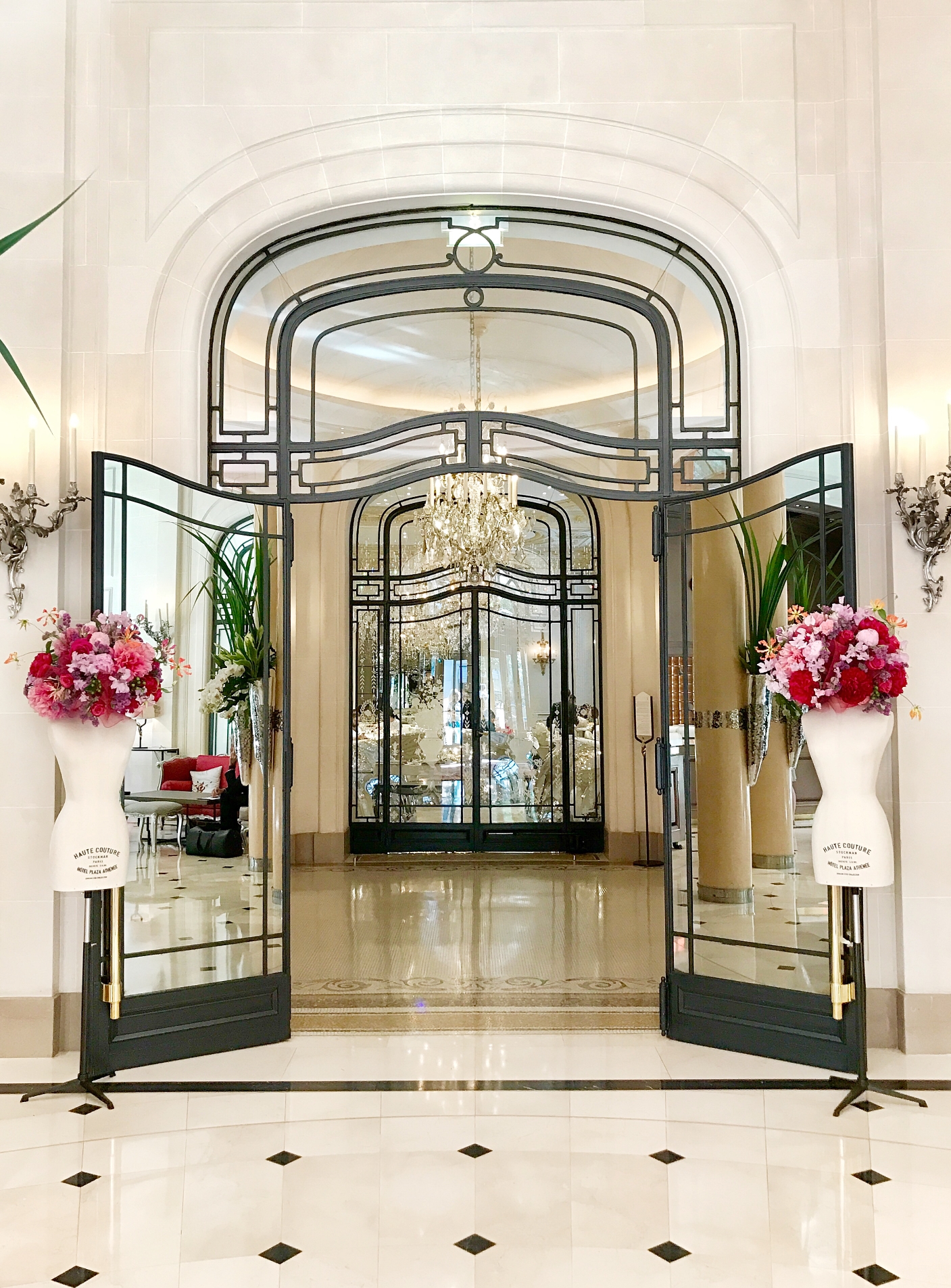 Plaza Athenee, photo 3 of 20