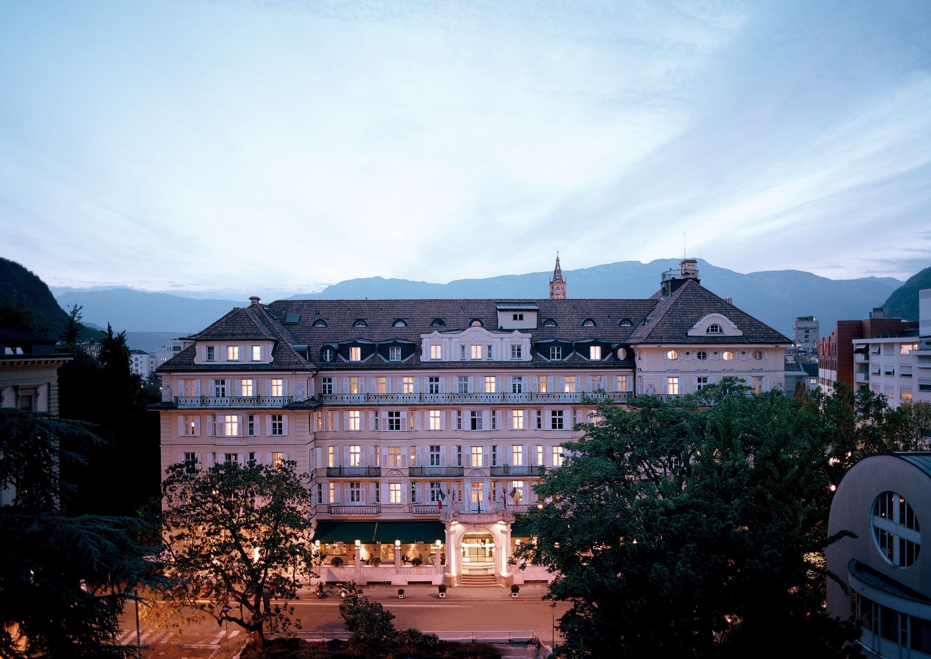 Parkhotel Laurin hotel exterior