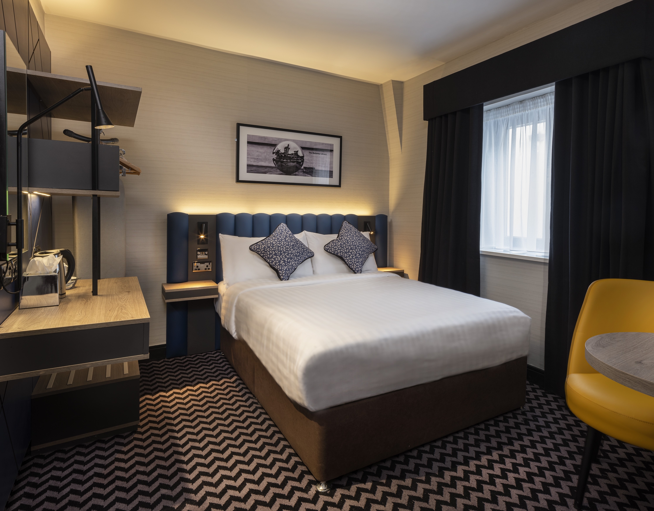 Academy Plaza Hotel, photo 1 of 19