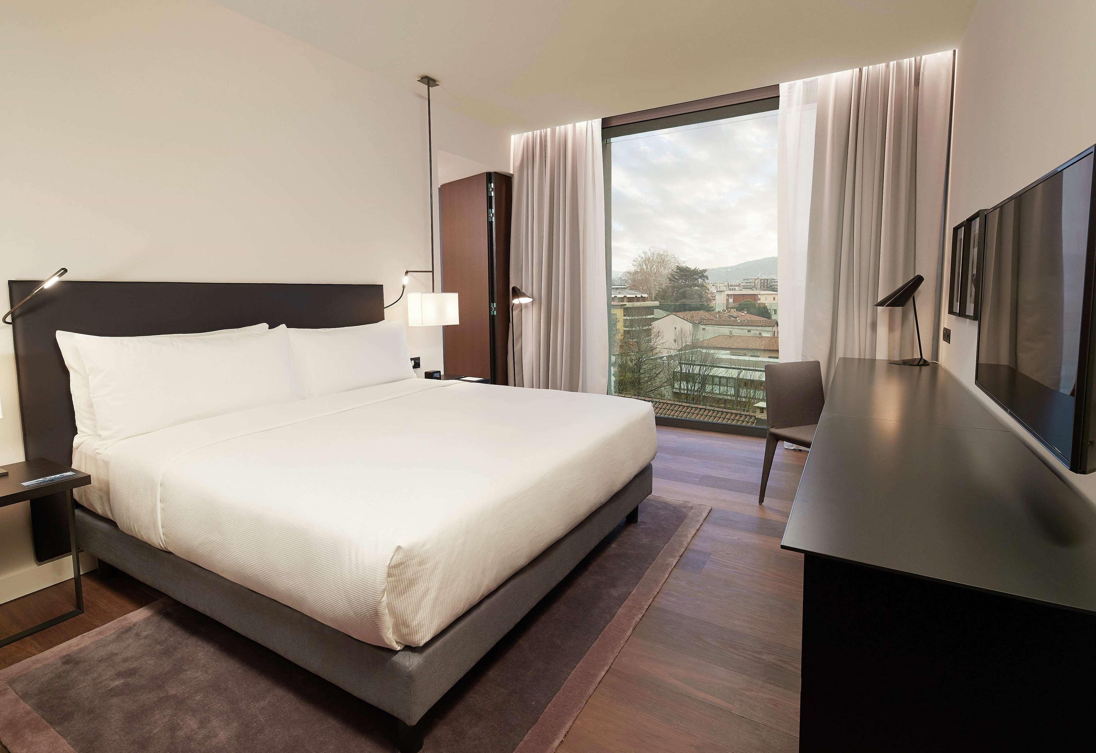 Hilton Lake Como, photo 128 of 199