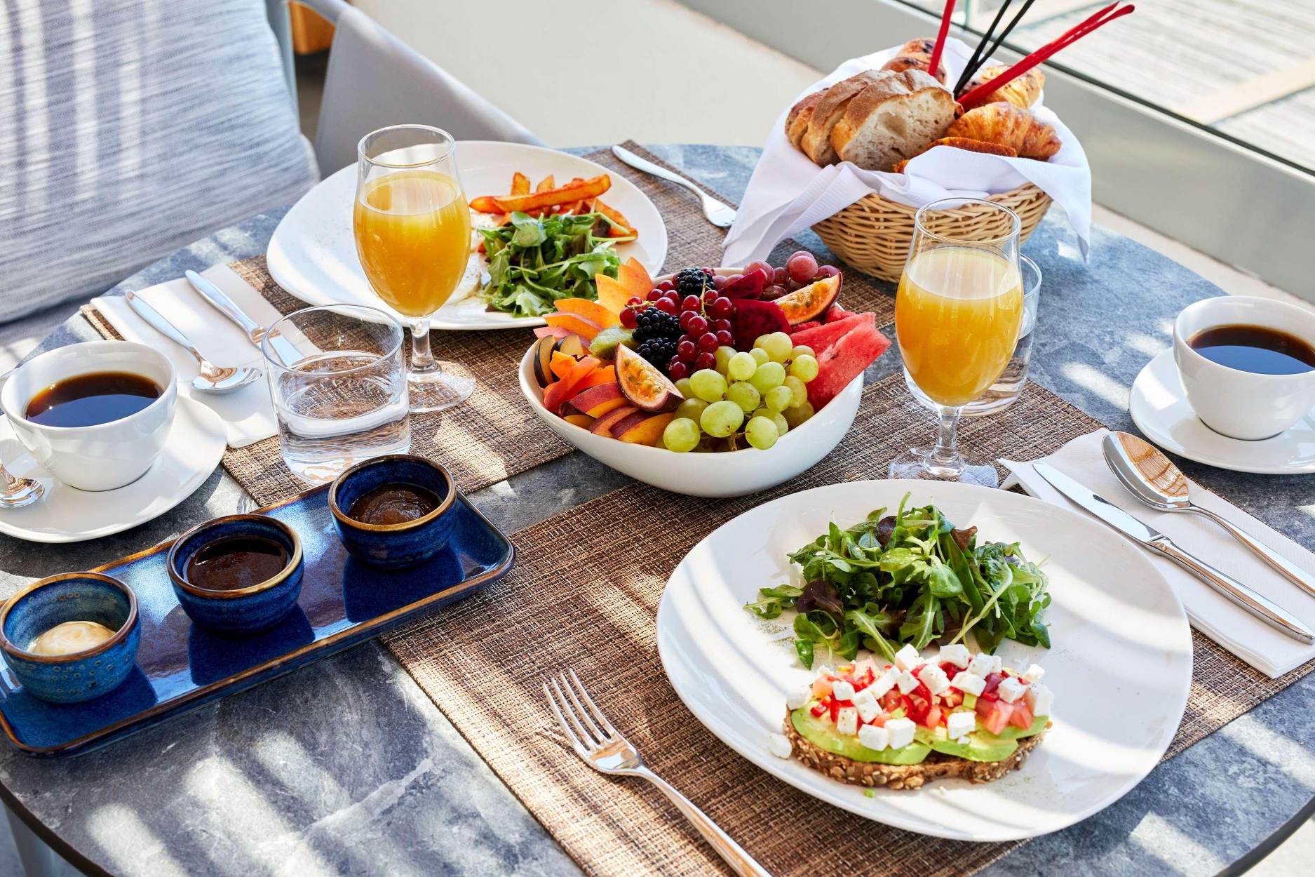Sea Breeze Santorini Beach Resort, Curio Collectio, photo 66 of 191