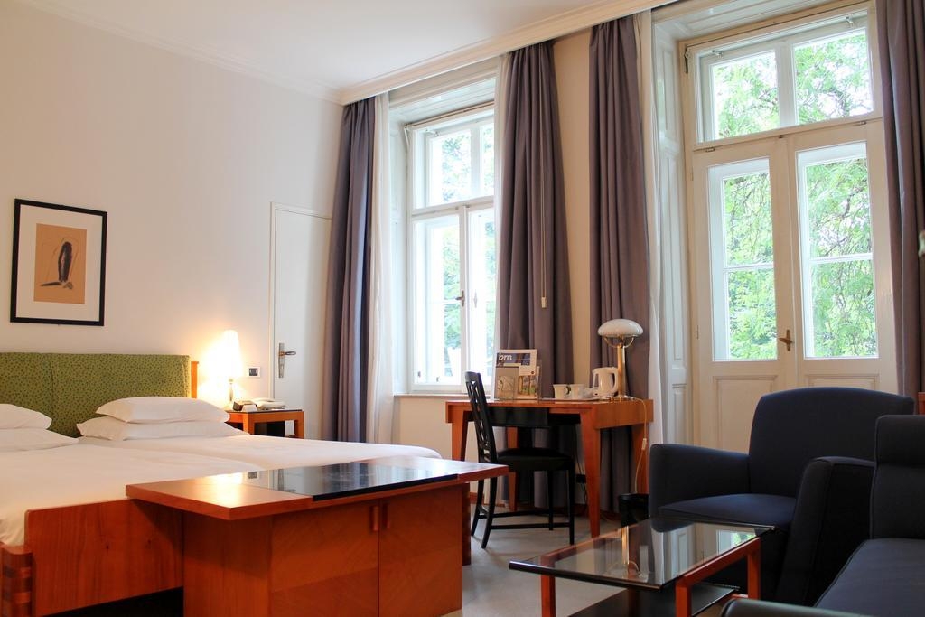 Parkhotel Laurin, photo 1 of 33