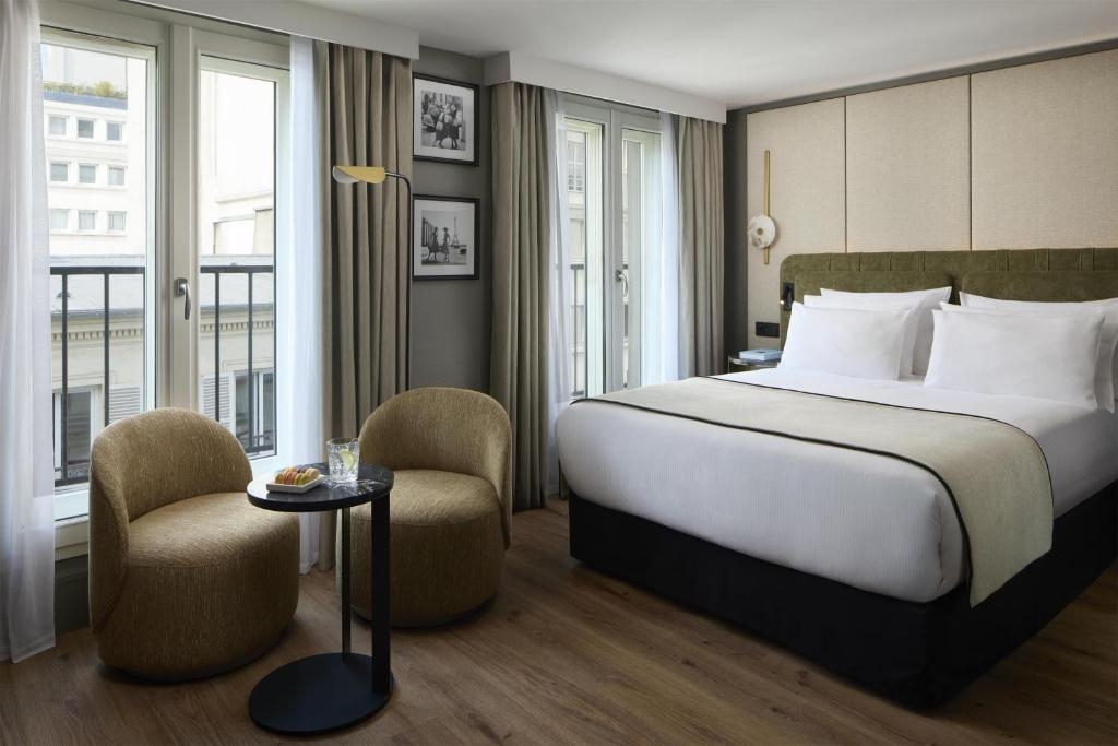 NH Collection Paris Ponthieu Champs-Elysées hotel exterior