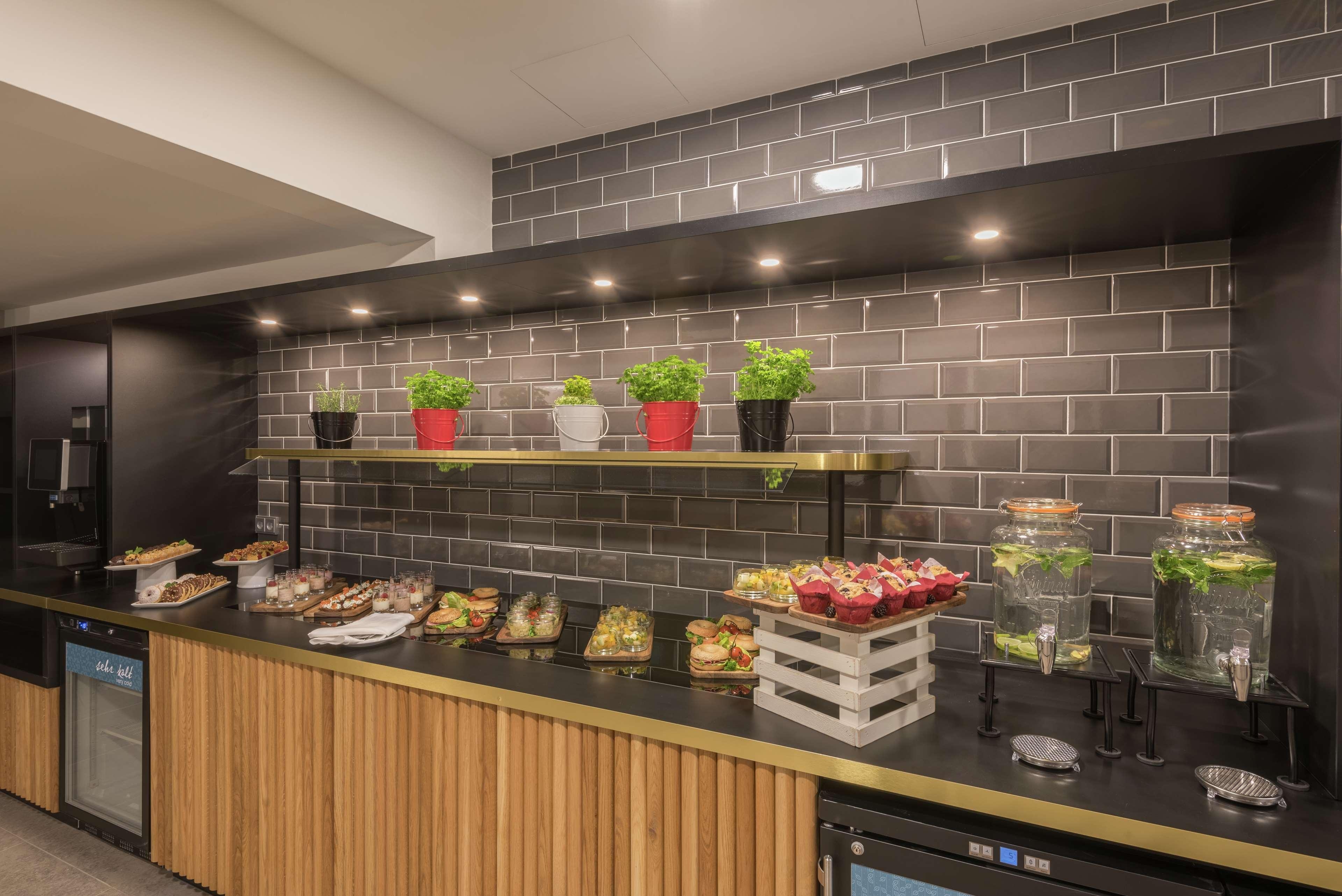 Hilton Garden Inn Frankfurt City Centre, photo 27 of 29