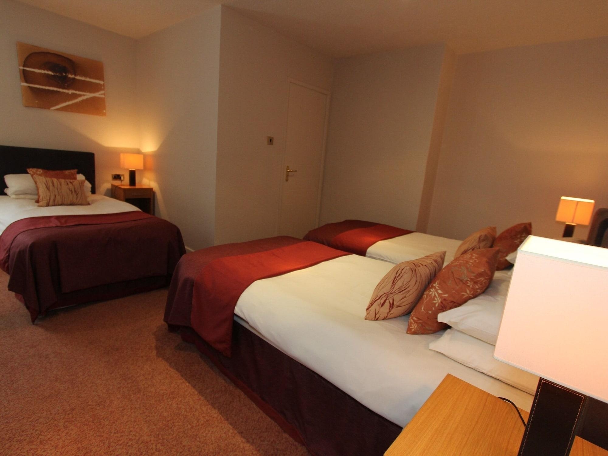 Nanhoron Arms Hotel, photo 4 of 102