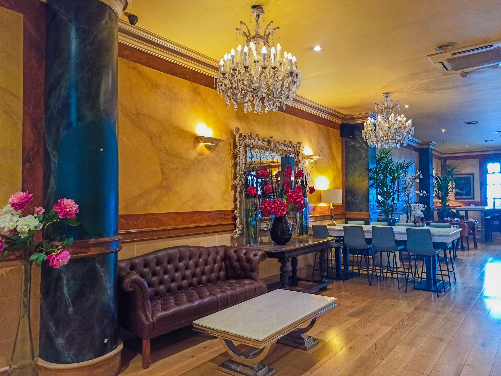 Victoria Hotel, photo 24 of 45