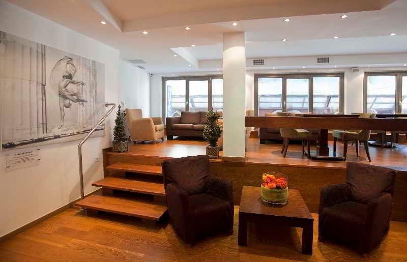 Plaka Hotel, photo 17 of 20