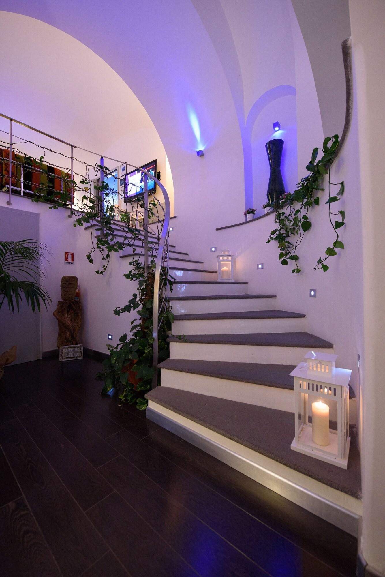 Palazzo Ferraioli, photo 16 of 45
