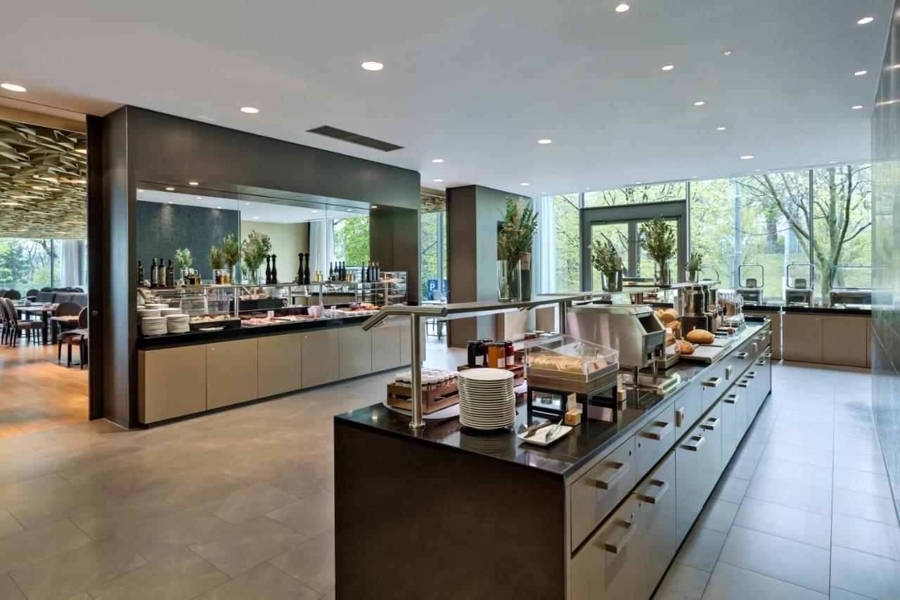DoubleTree by Hilton Vienna Schonbrunn, photo 32 of 67