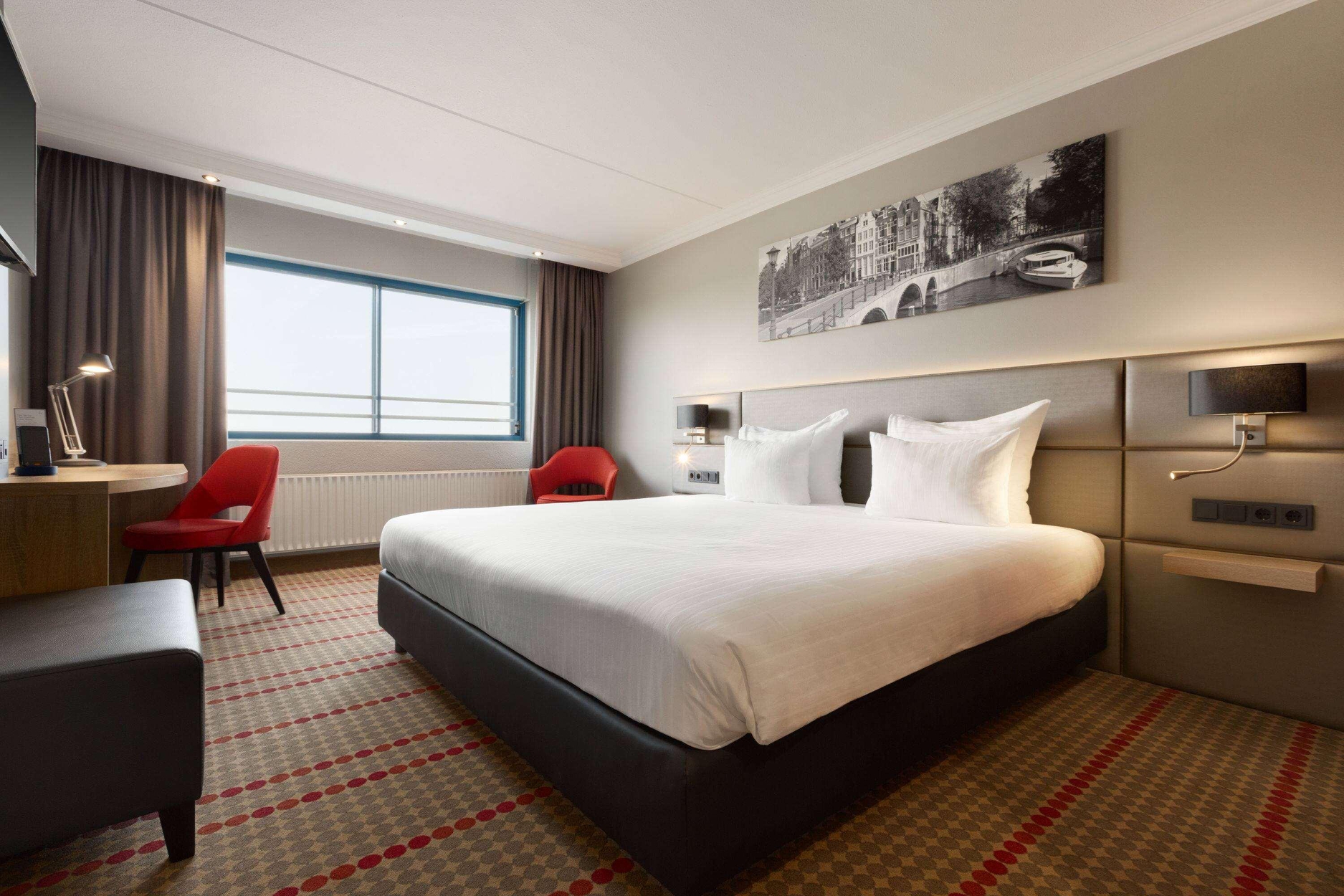 Ramada by Wyndham Amsterdam Airport Schiphol, photo 13 of 30